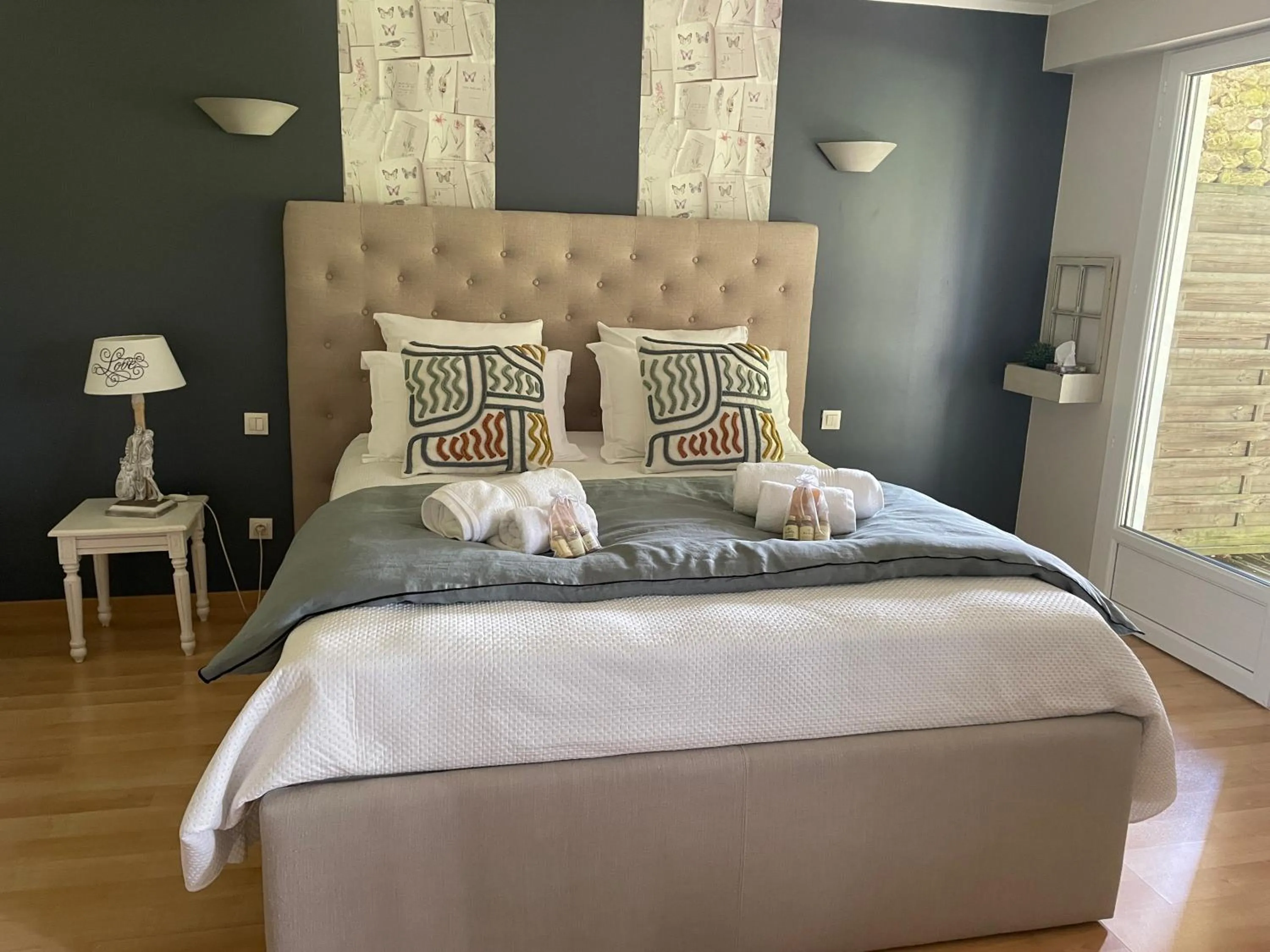 Bed in Le Maine N 5 - FLÉAC ANGOULEME - Suite Tilleul