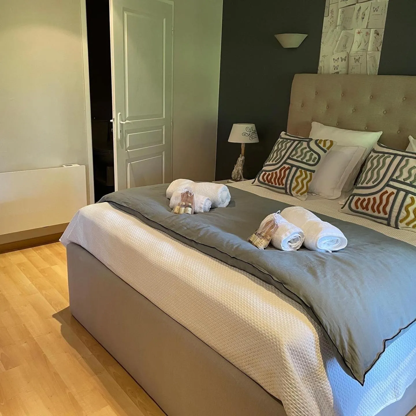 Bed in Le Maine N 5 - FLÉAC ANGOULEME - Suite Tilleul