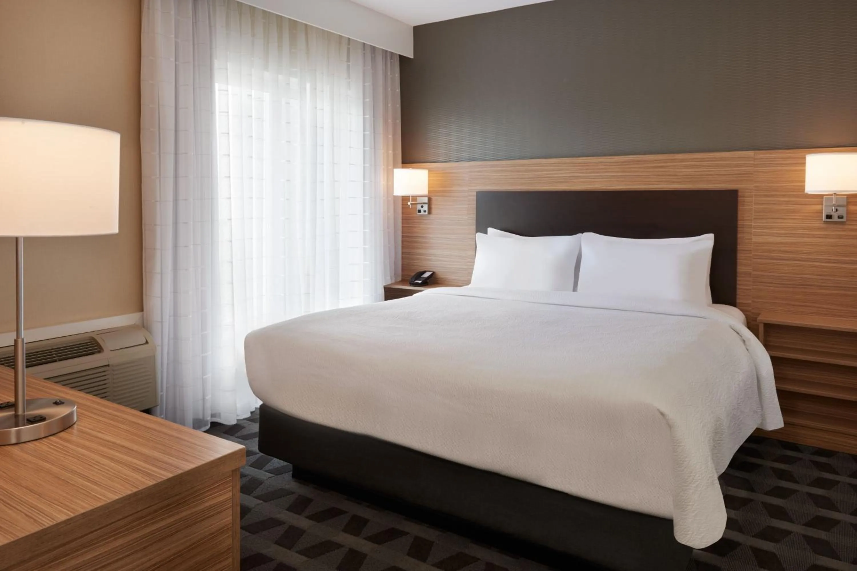 Bedroom, Bed in TownePlace Suites by Marriott Toronto Oakville