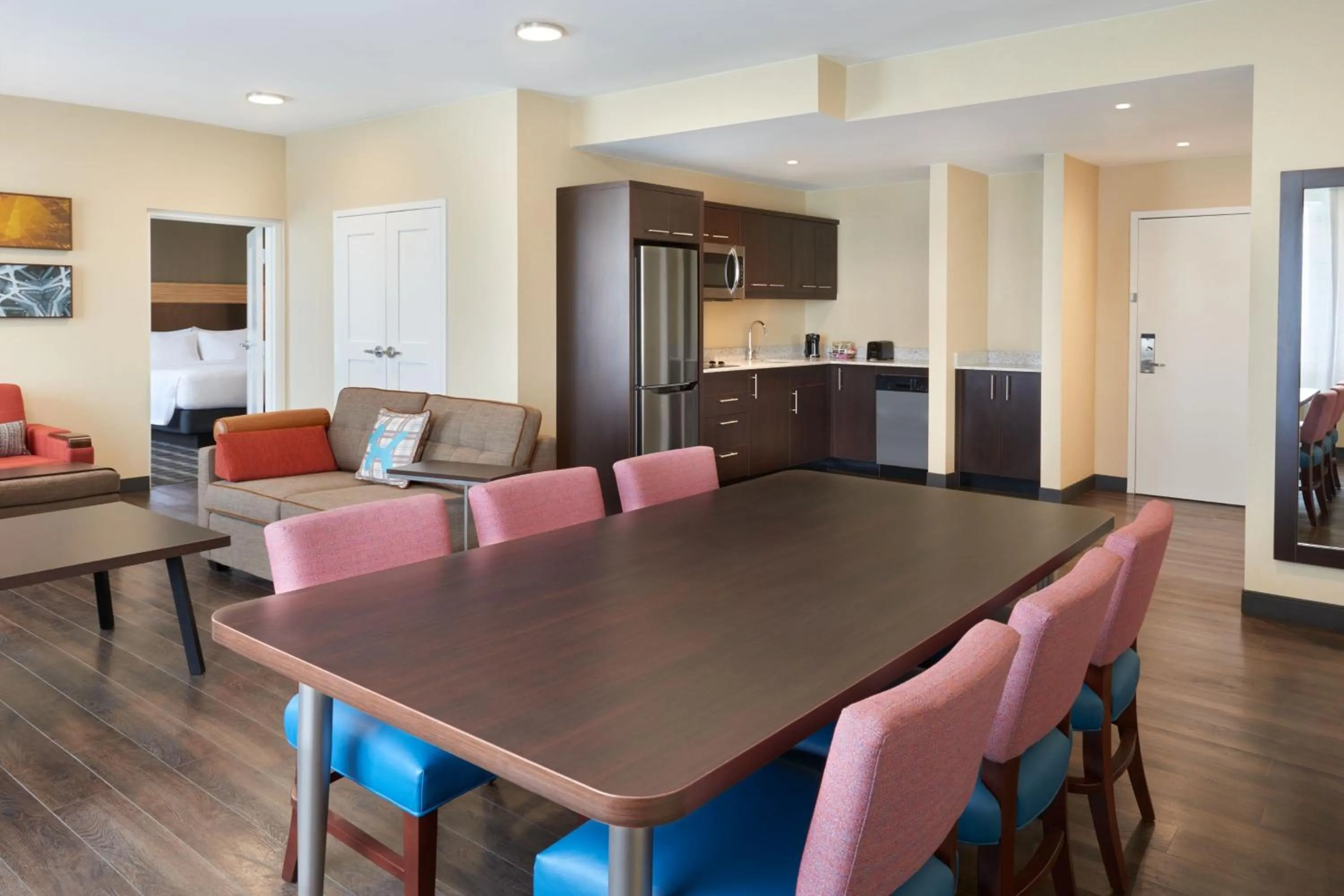 Living room in TownePlace Suites by Marriott Toronto Oakville