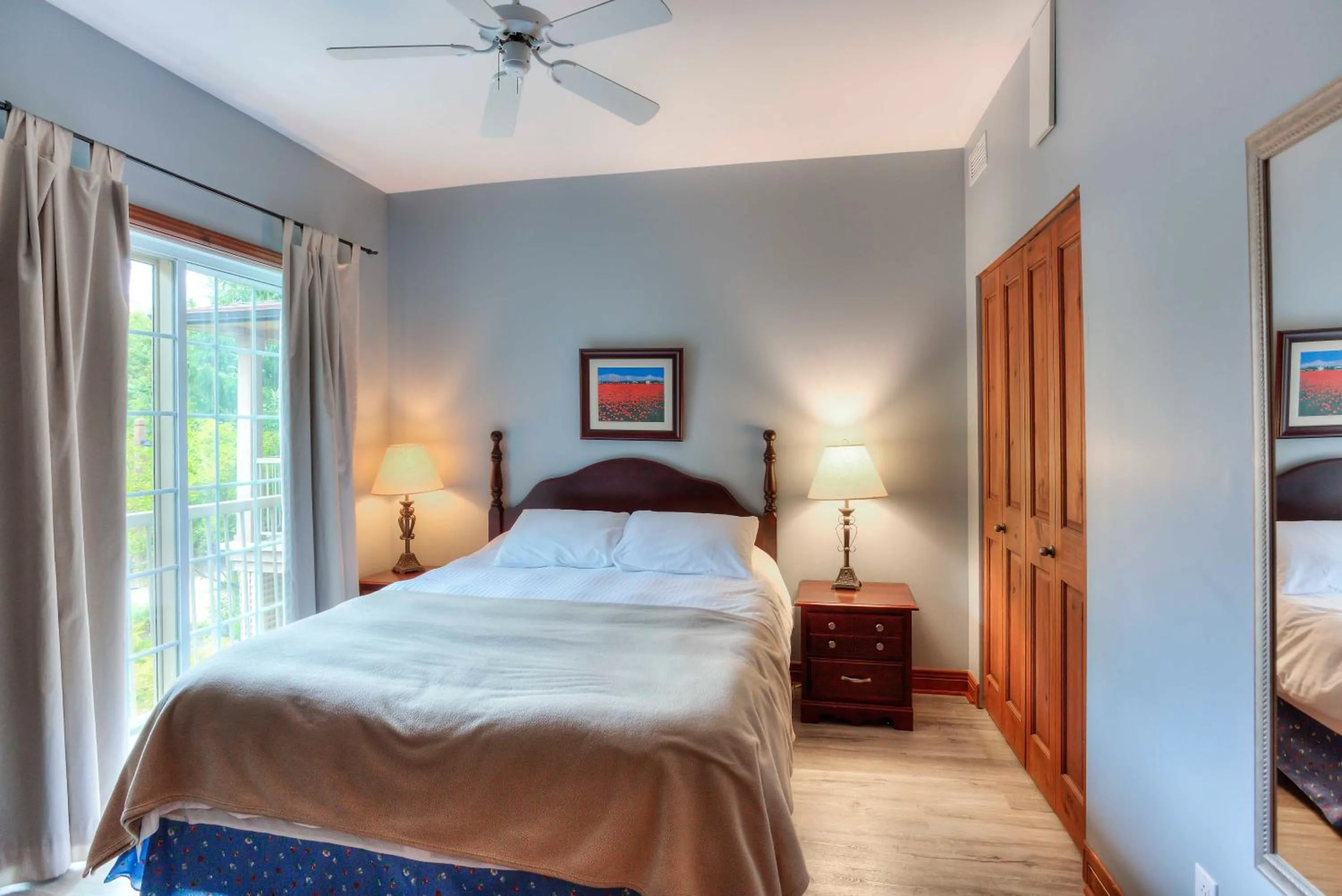 Bedroom, Bed in Cap Tremblant Mountain Resort