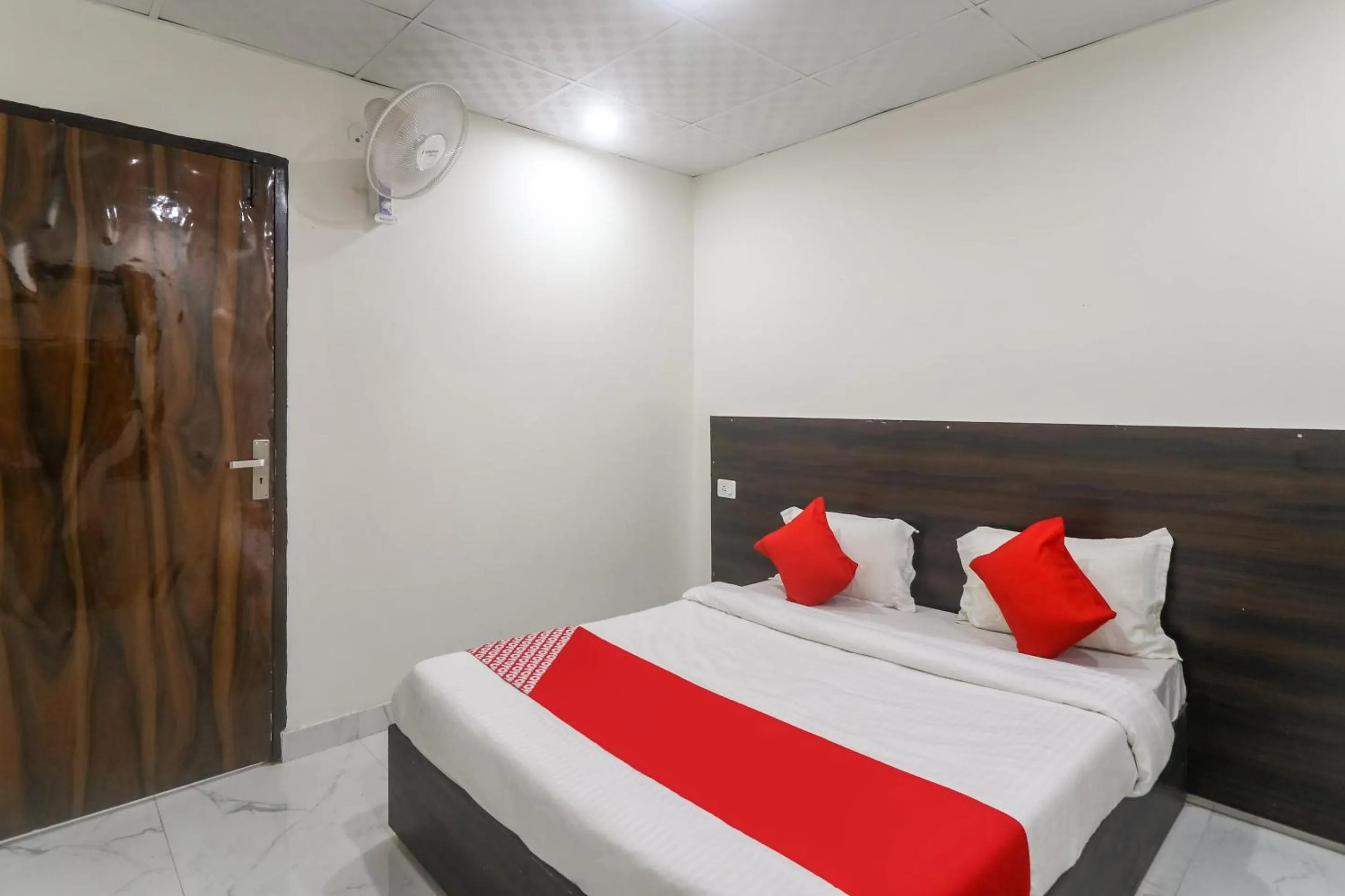 Bedroom, Bed in Hotel O The Galaxyy