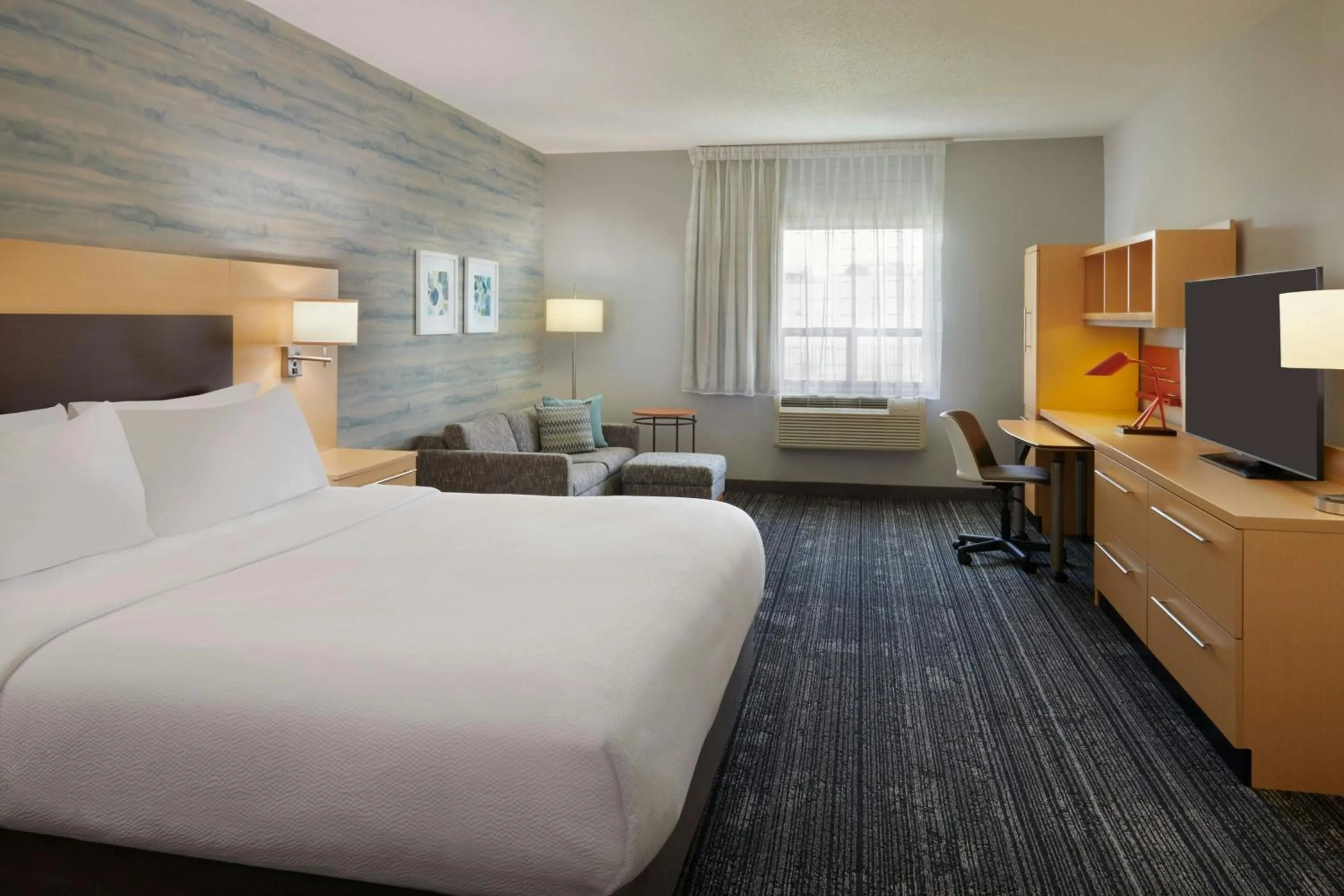 Bedroom, Bed in TownePlace Suites by Marriott London