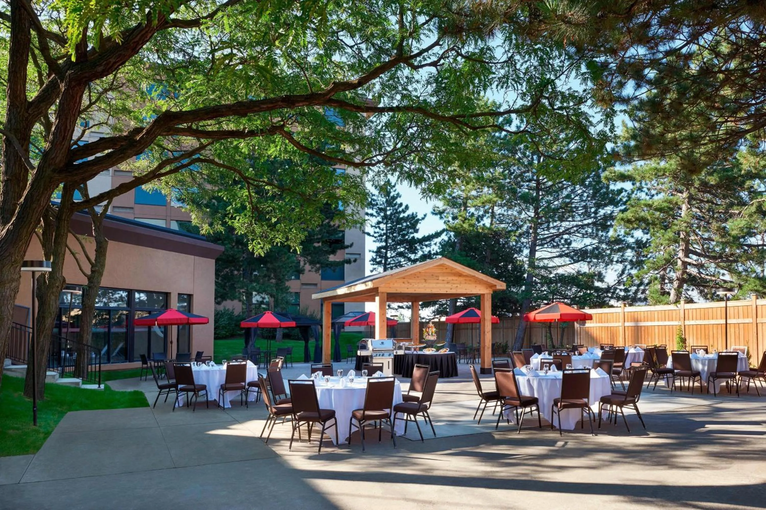 Meeting/conference room in Four Points by Sheraton Toronto Airport