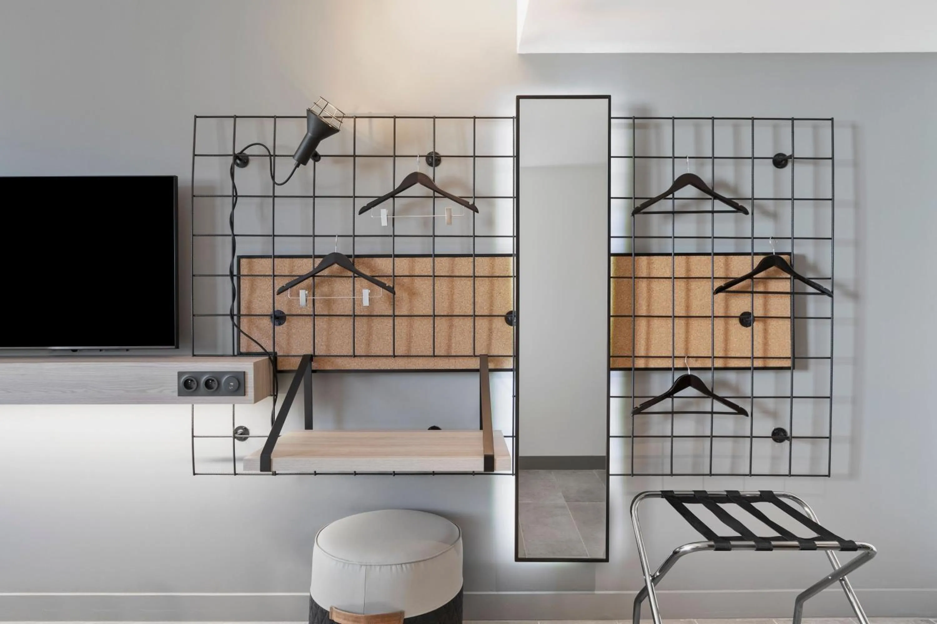 Photo of the whole room in Moxy La Ciotat