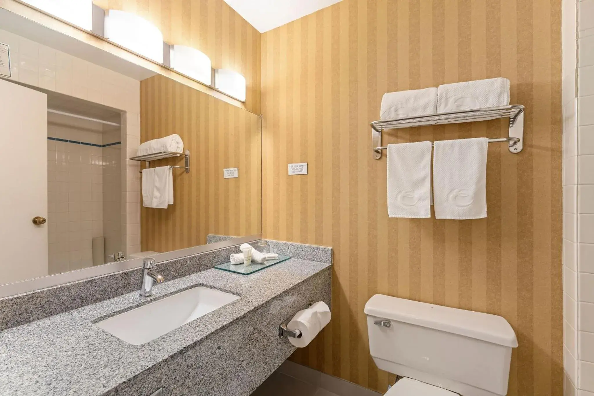 Executive Hotel Vancouver Airport Executive Hotel Vancouver Airport