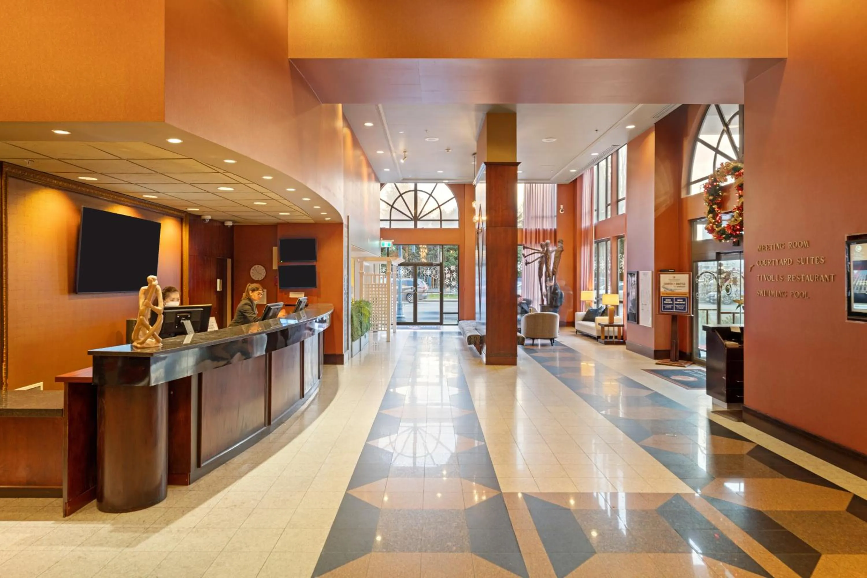 Lobby or reception in Executive Hotel Vancouver Airport
