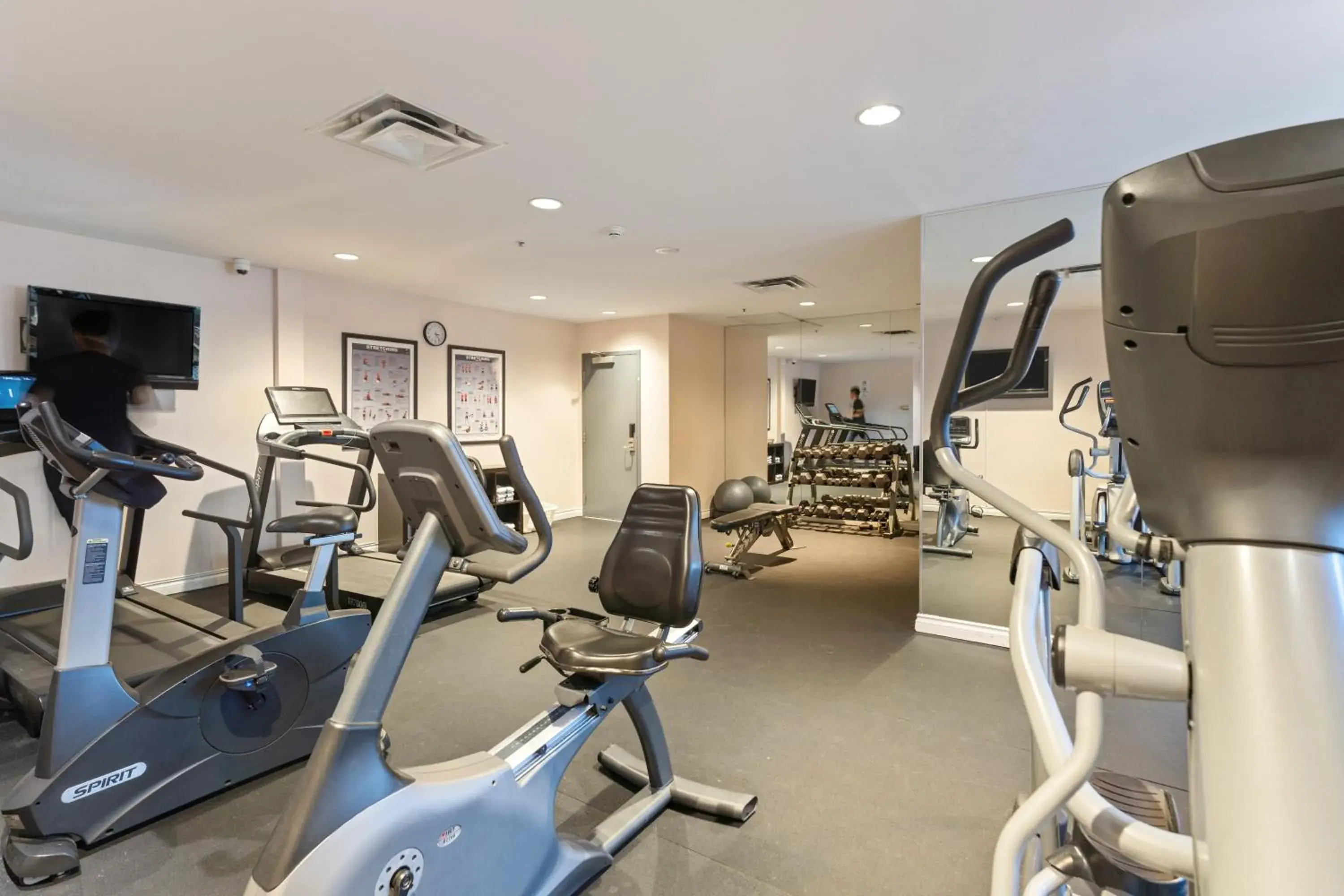 Fitness centre/facilities in Executive Hotel Vancouver Airport Fitness centre/facilities in Executive Hotel Vancouver Airport
