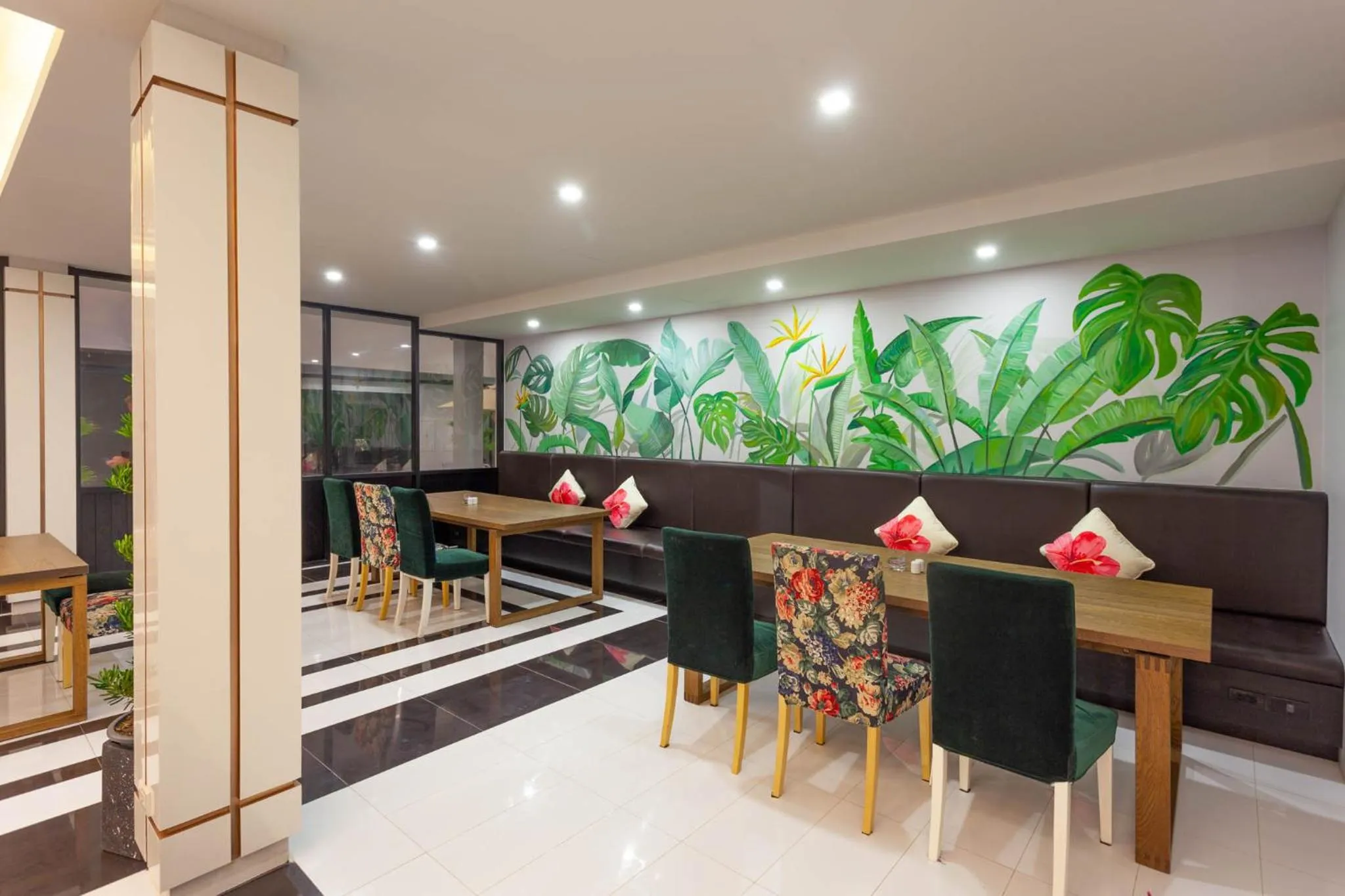 Restaurant/places to eat in Anona Beachfront Phuket Resort-SHA EXTRA PLUS