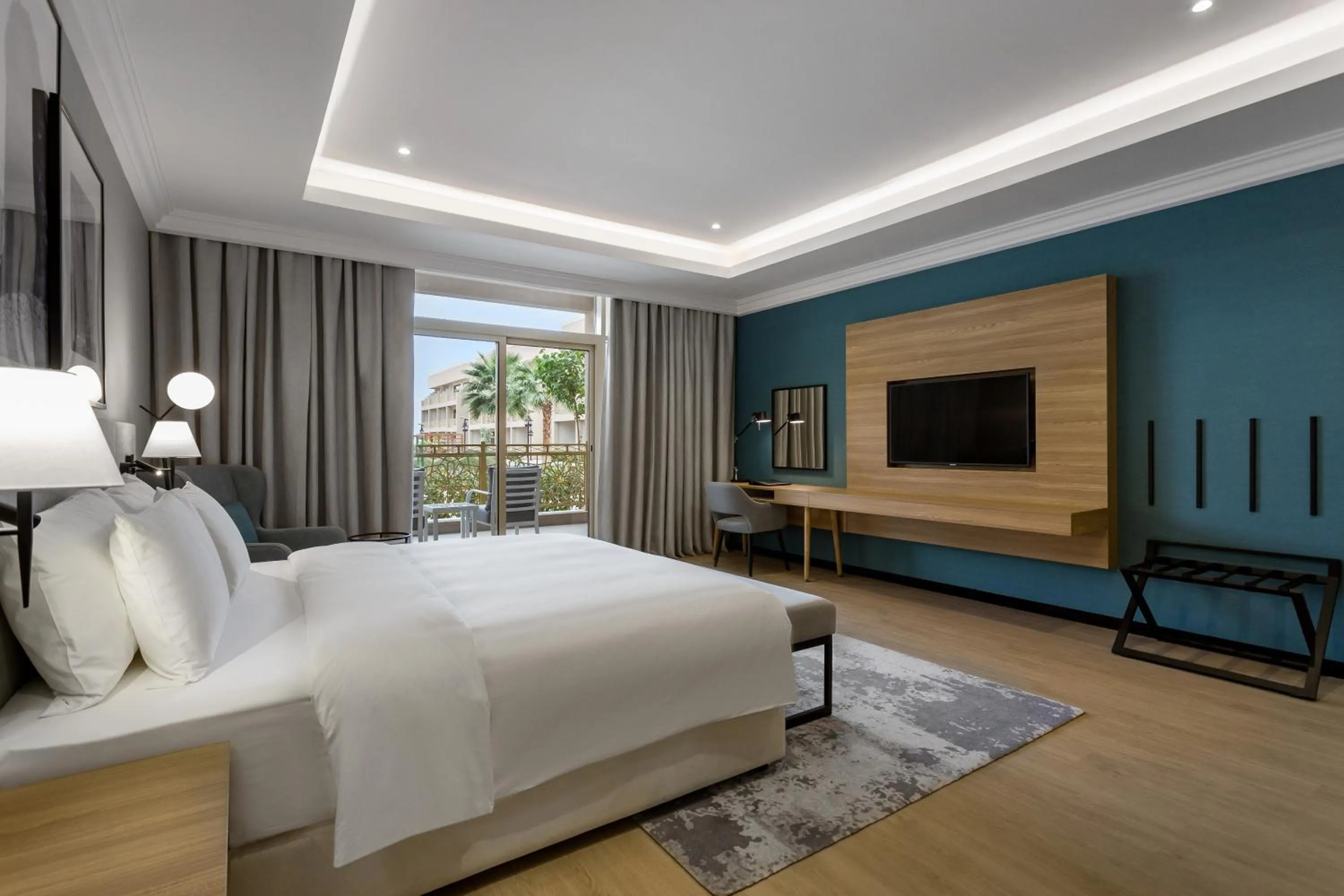 TV and multimedia, Bed in Radisson Hotel Riyadh Airport