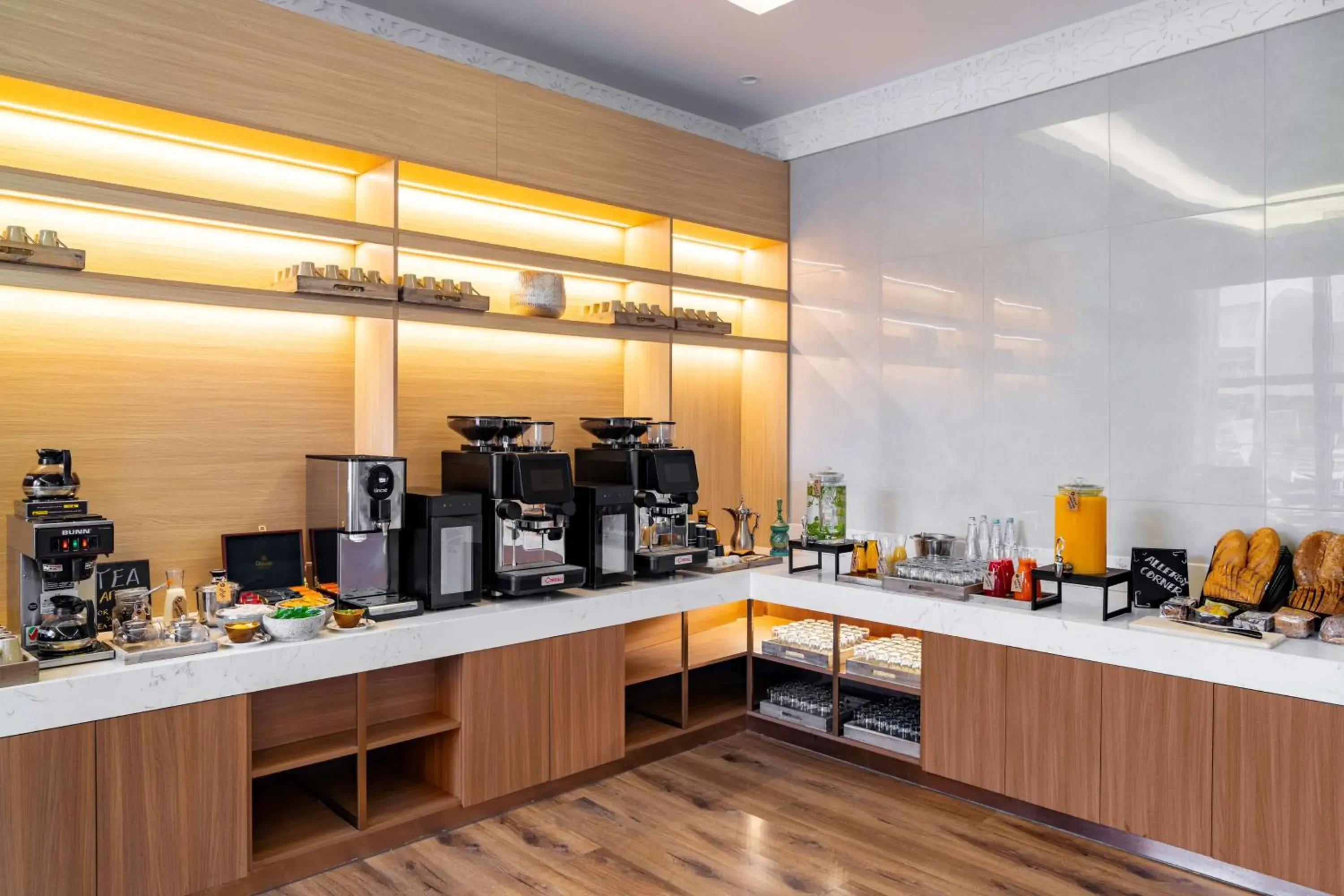 Restaurant/places to eat in Radisson Hotel Riyadh Airport Restaurant/places to eat in Radisson Hotel Riyadh Airport