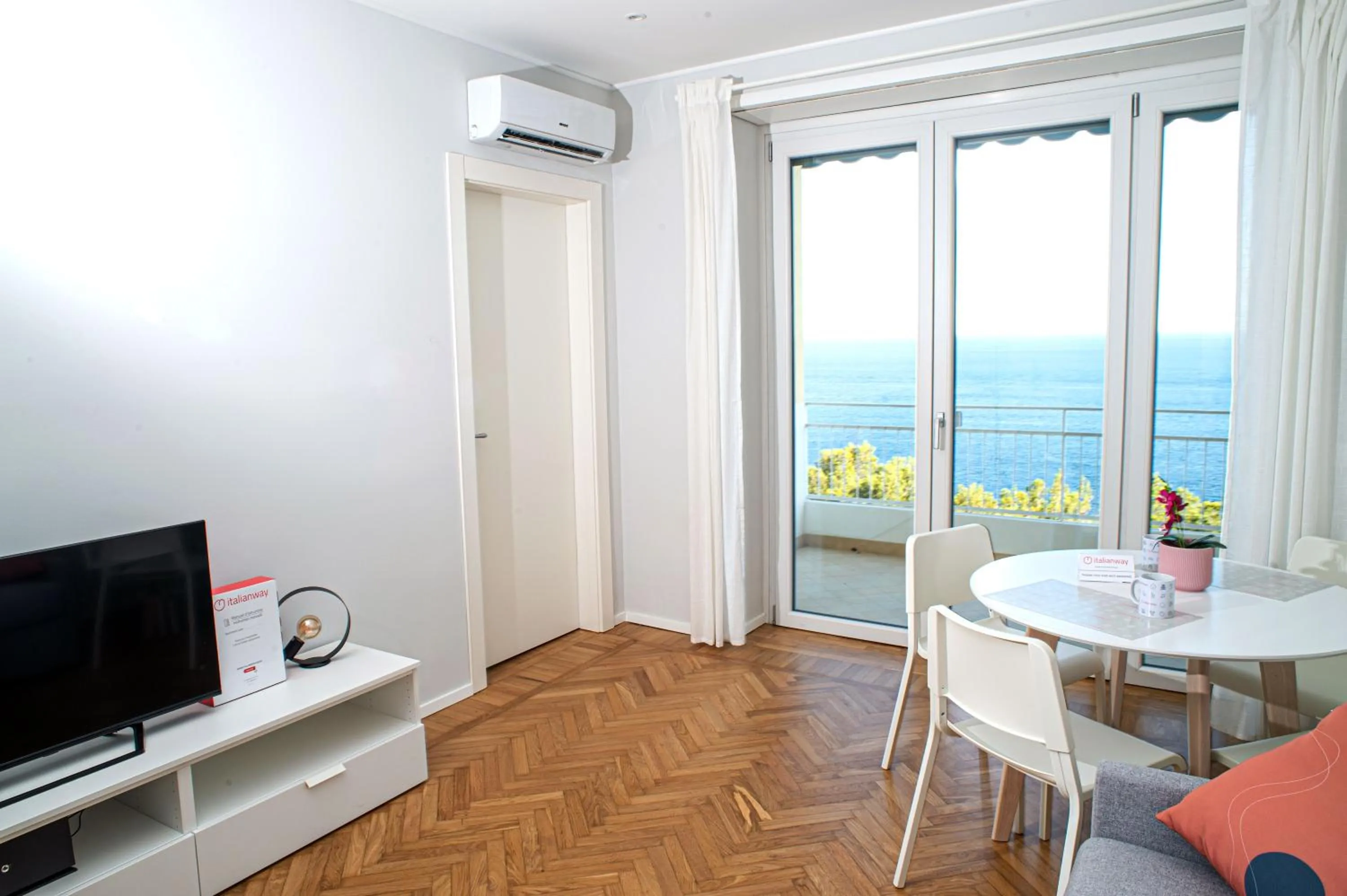 Living room in Marconi 442