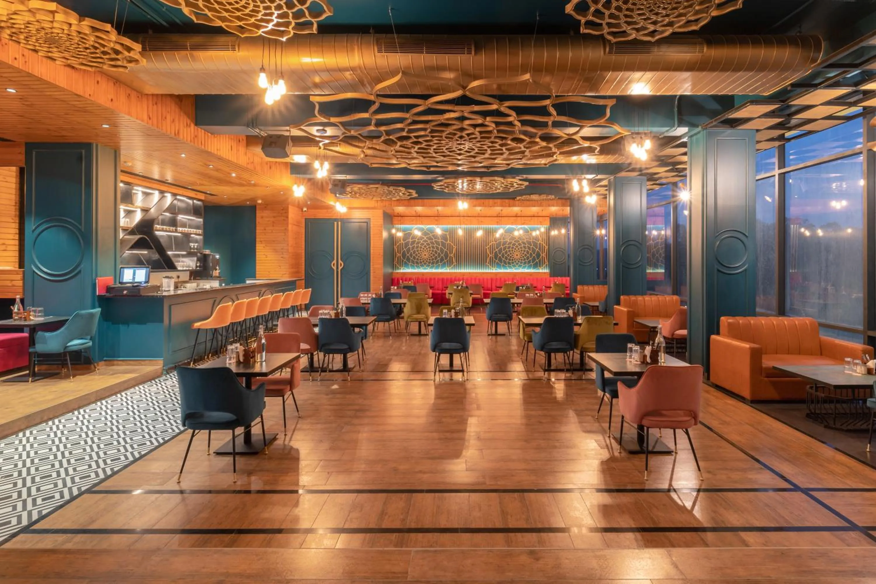 Restaurant/places to eat in Clarion Hotel Dehradun