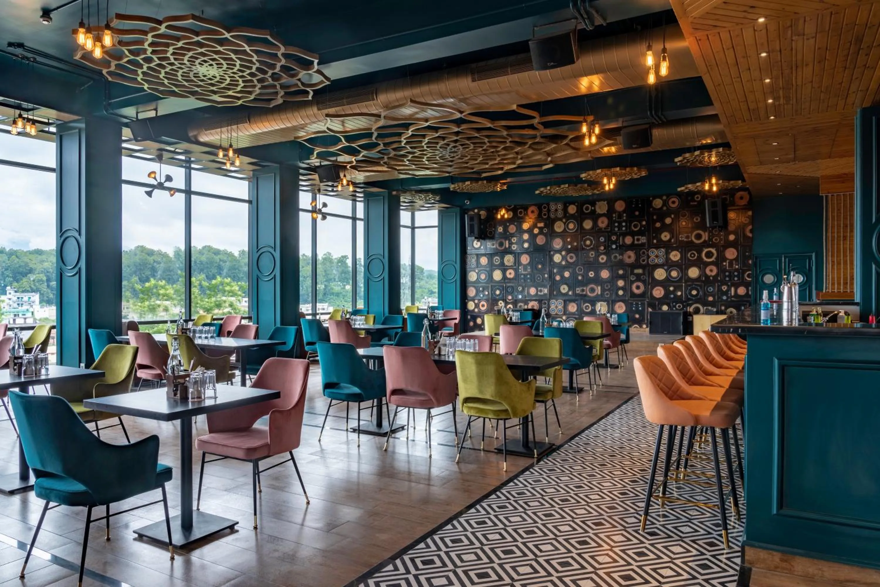 Restaurant/places to eat in Clarion Hotel Dehradun