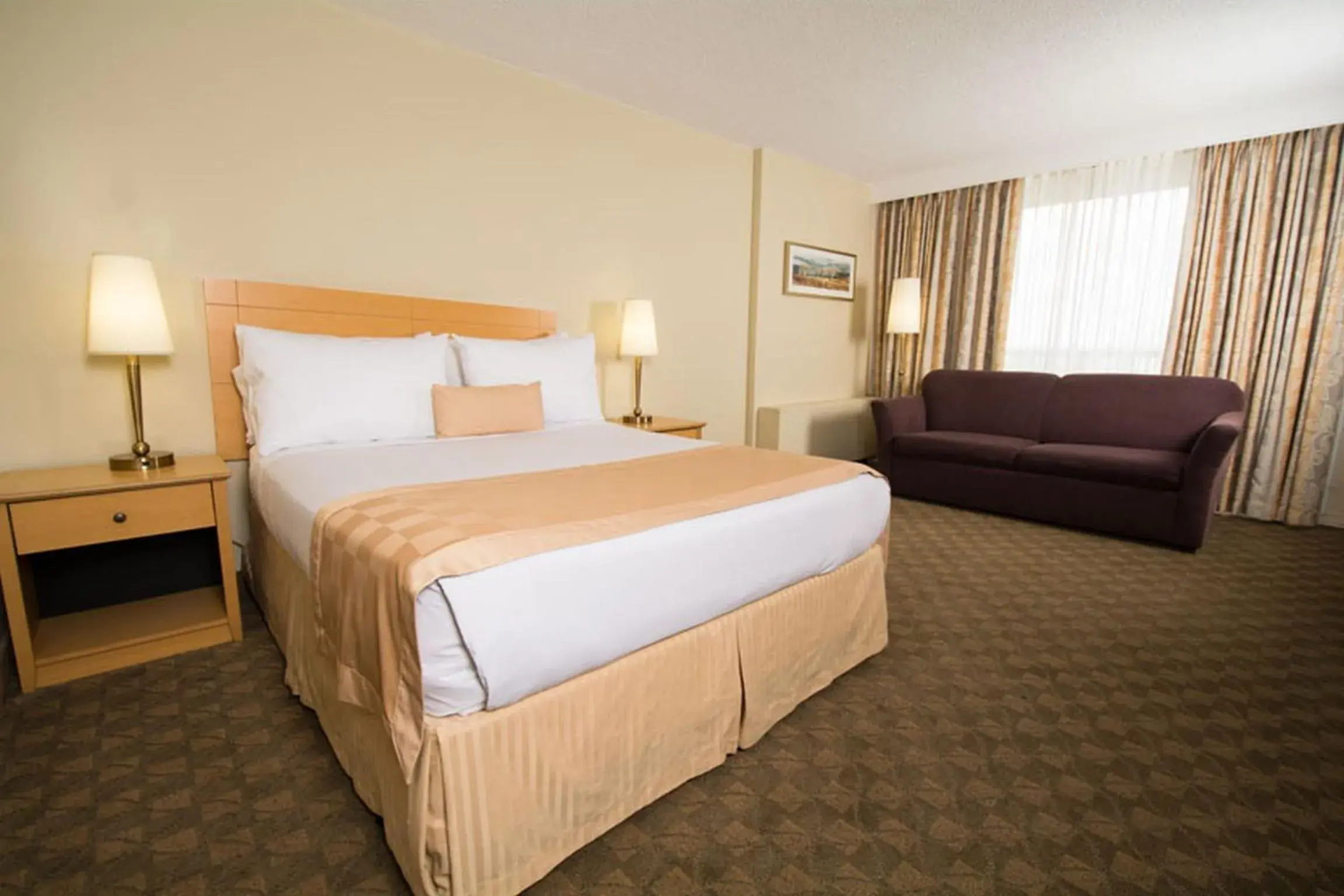 Bedroom, Bed in Edmonton Inn and Conference Centre Bedroom, Bed in Edmonton Inn and Conference Centre