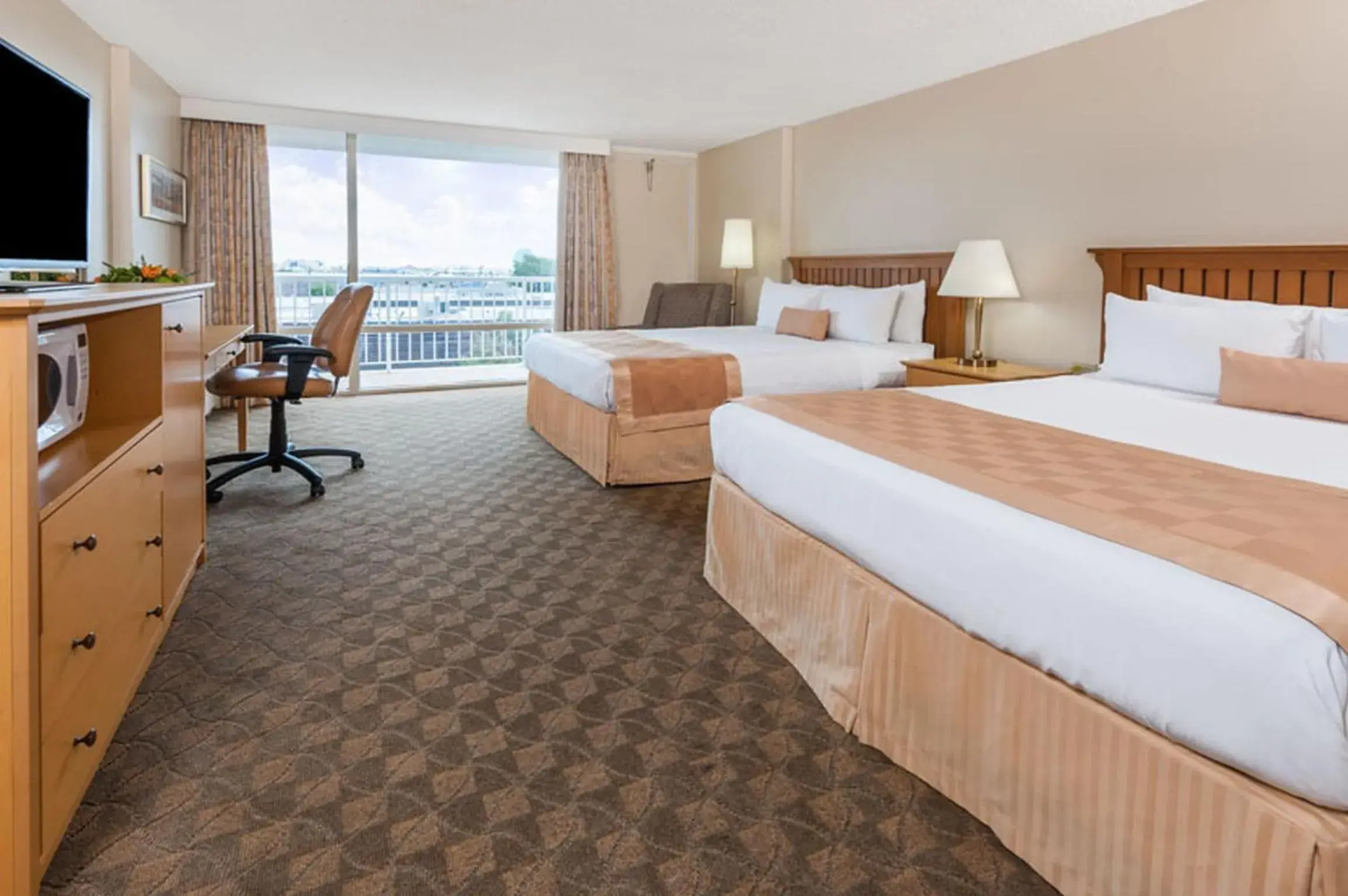 Balcony/Terrace, Bed in Edmonton Inn and Conference Centre Balcony/Terrace, Bed in Edmonton Inn and Conference Centre