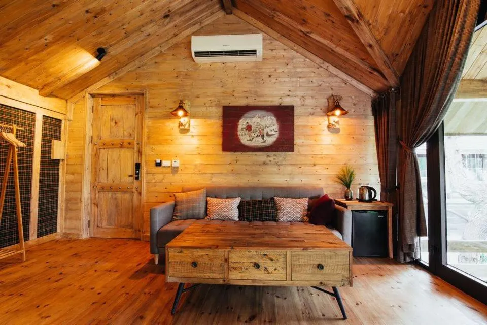 Seating area in AMAYA HOME - Lodge, Spa & Restaurant