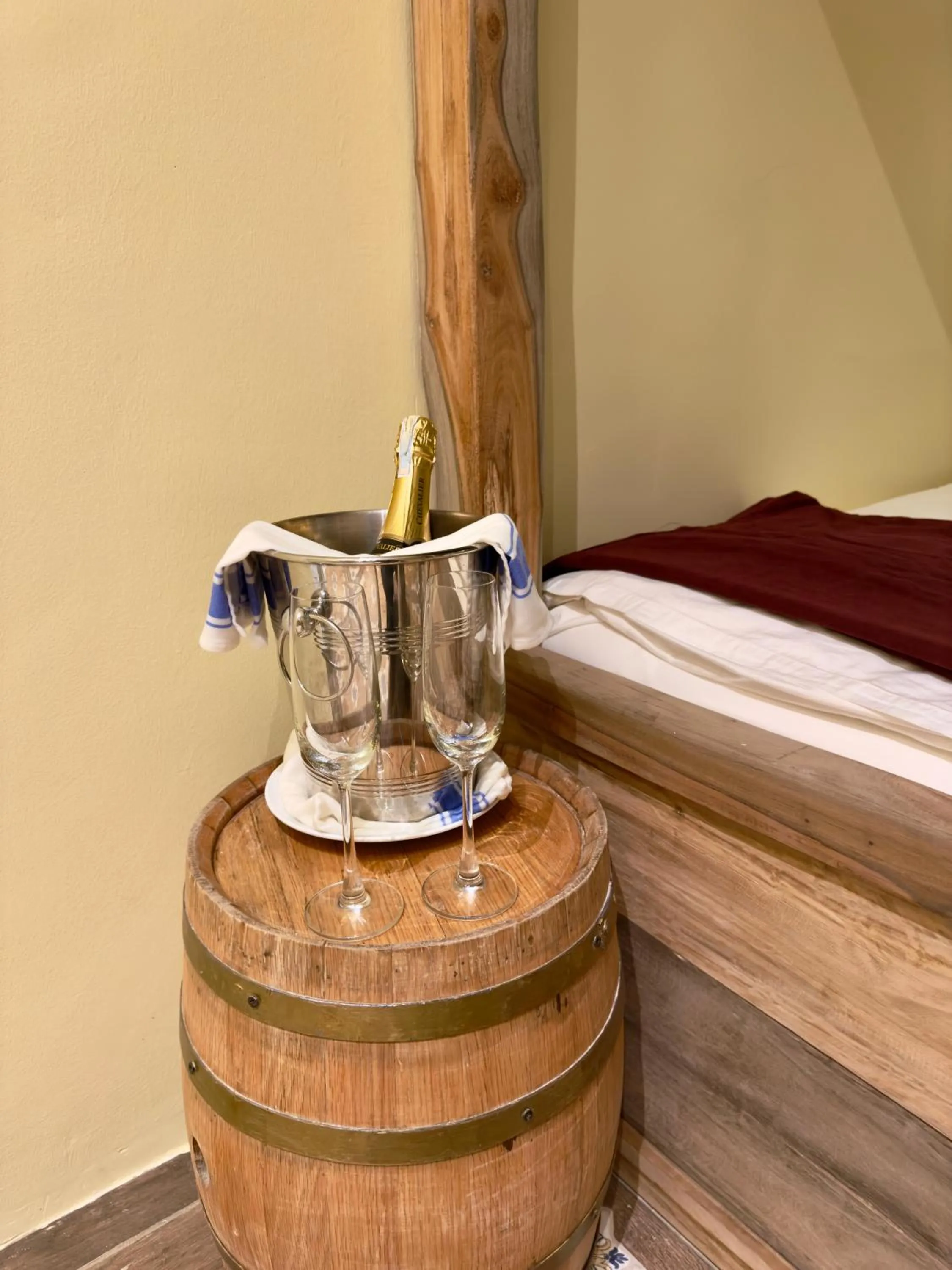 Food and drinks, Bed in AMAYA HOME - Lodge, Spa & Restaurant