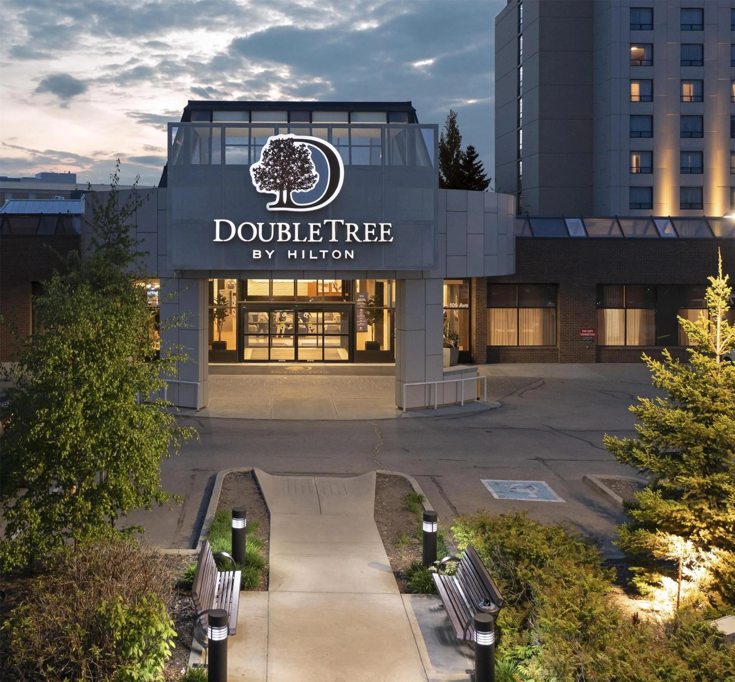 Property building in DoubleTree by Hilton West Edmonton