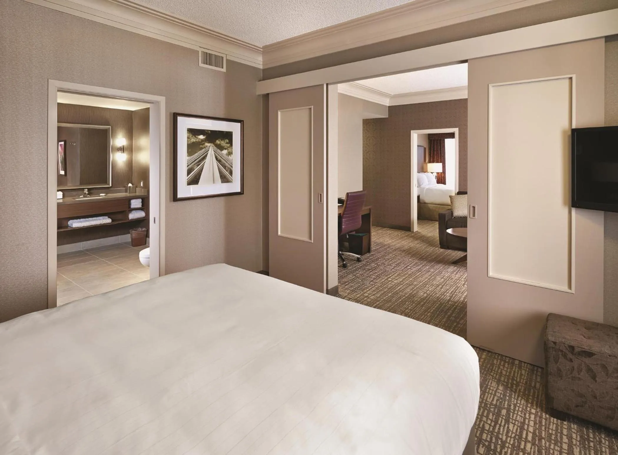 Bathroom, Bed in DoubleTree by Hilton West Edmonton