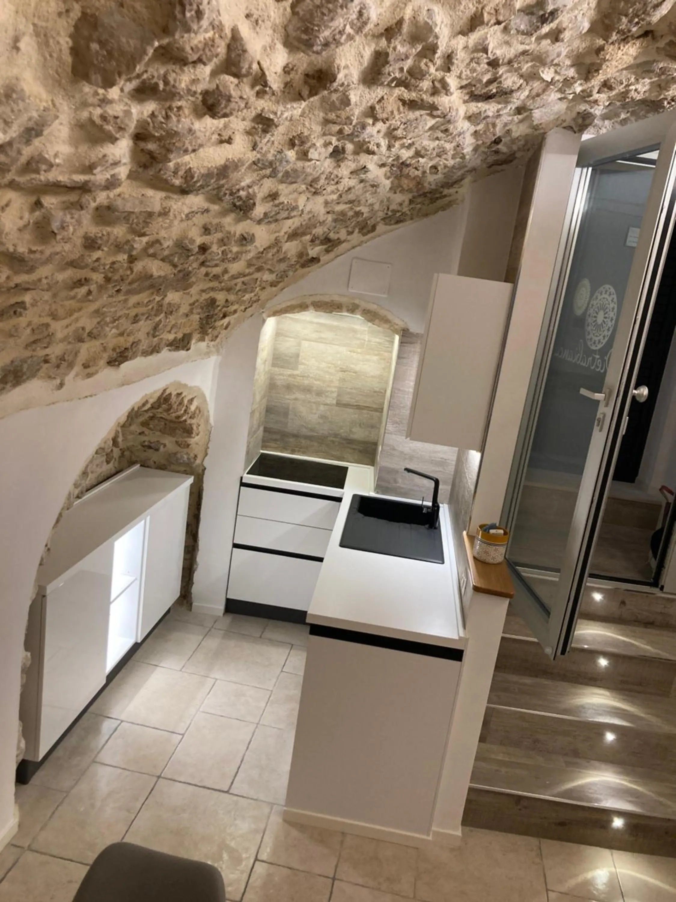 Kitchen or kitchenette in Pietrabianca Santa Maria Apartments