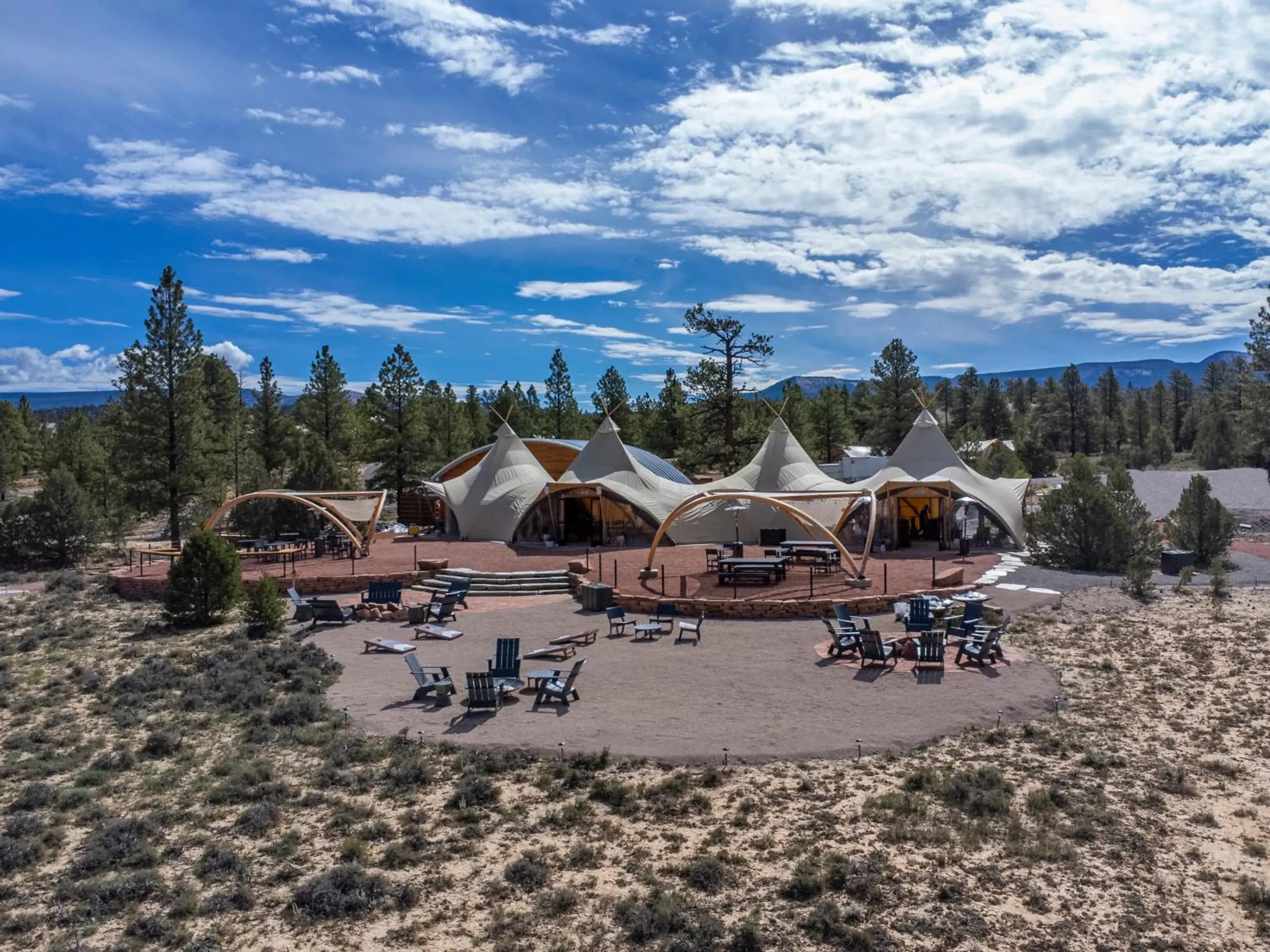 Property building in Under Canvas Bryce Canyon Property building in Under Canvas Bryce Canyon