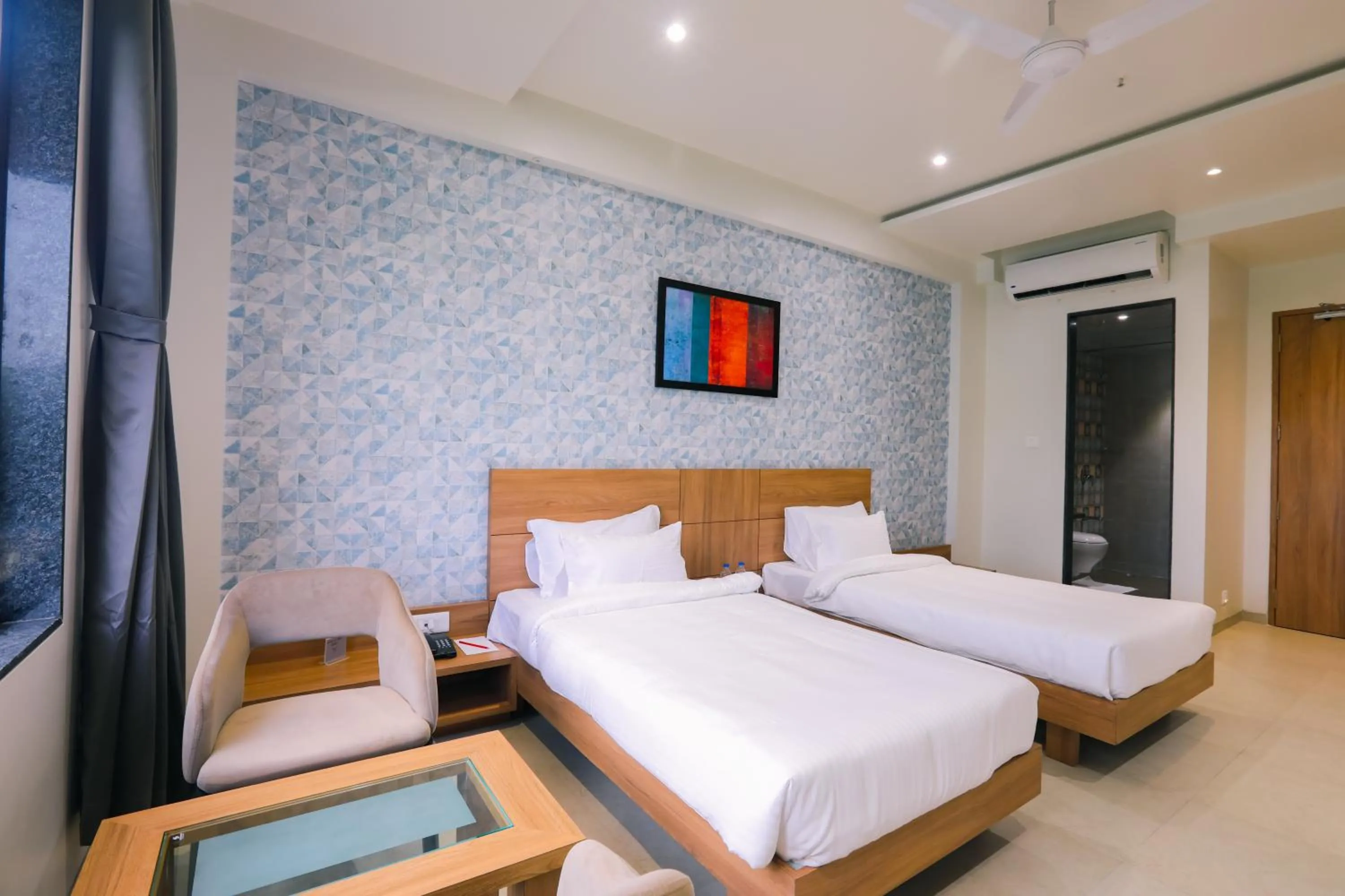 Bedroom, Bed in Enrise by Sayaji, Khed Shivapur Pune