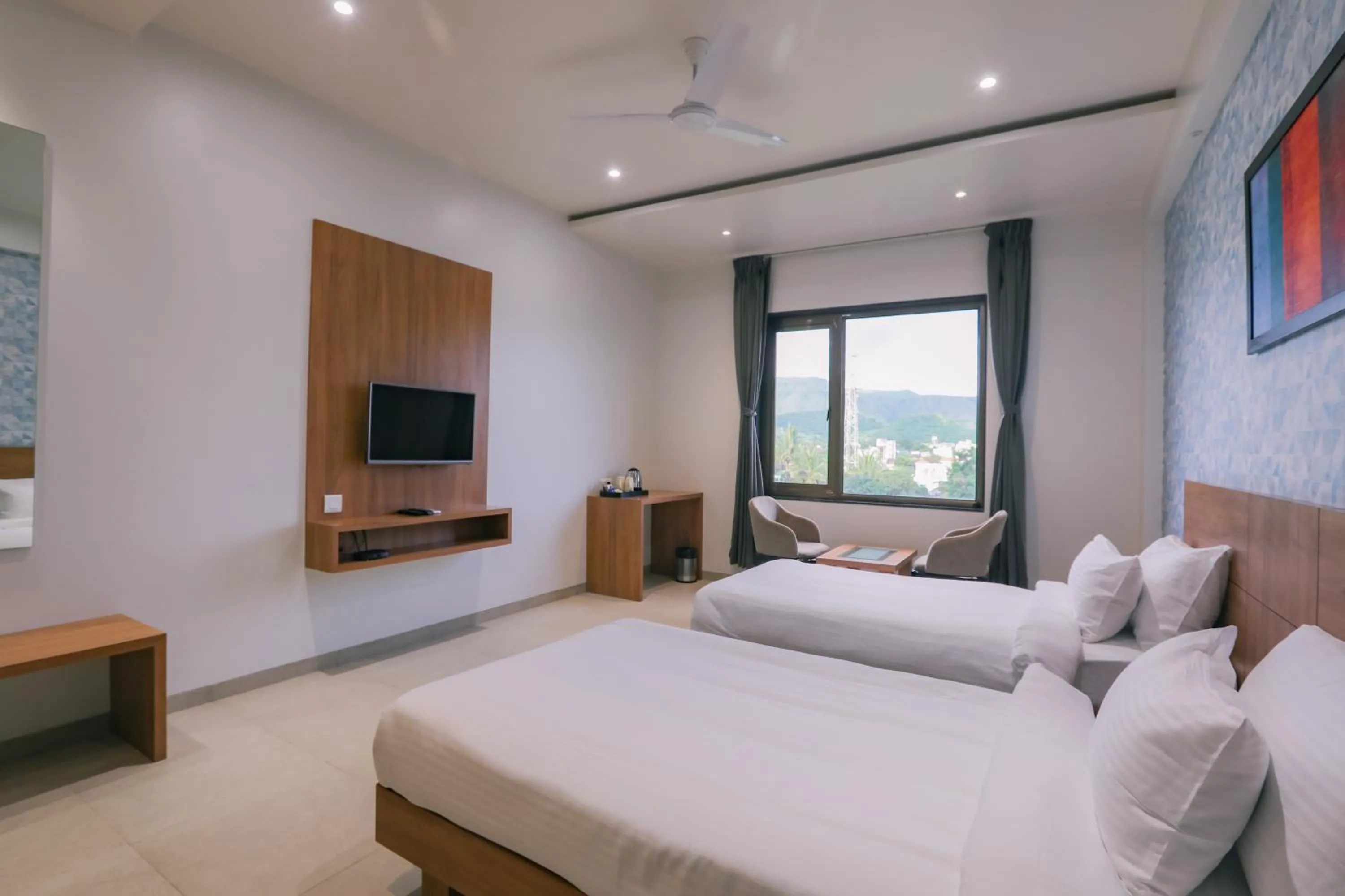 Bed in Enrise by Sayaji, Khed Shivapur Pune