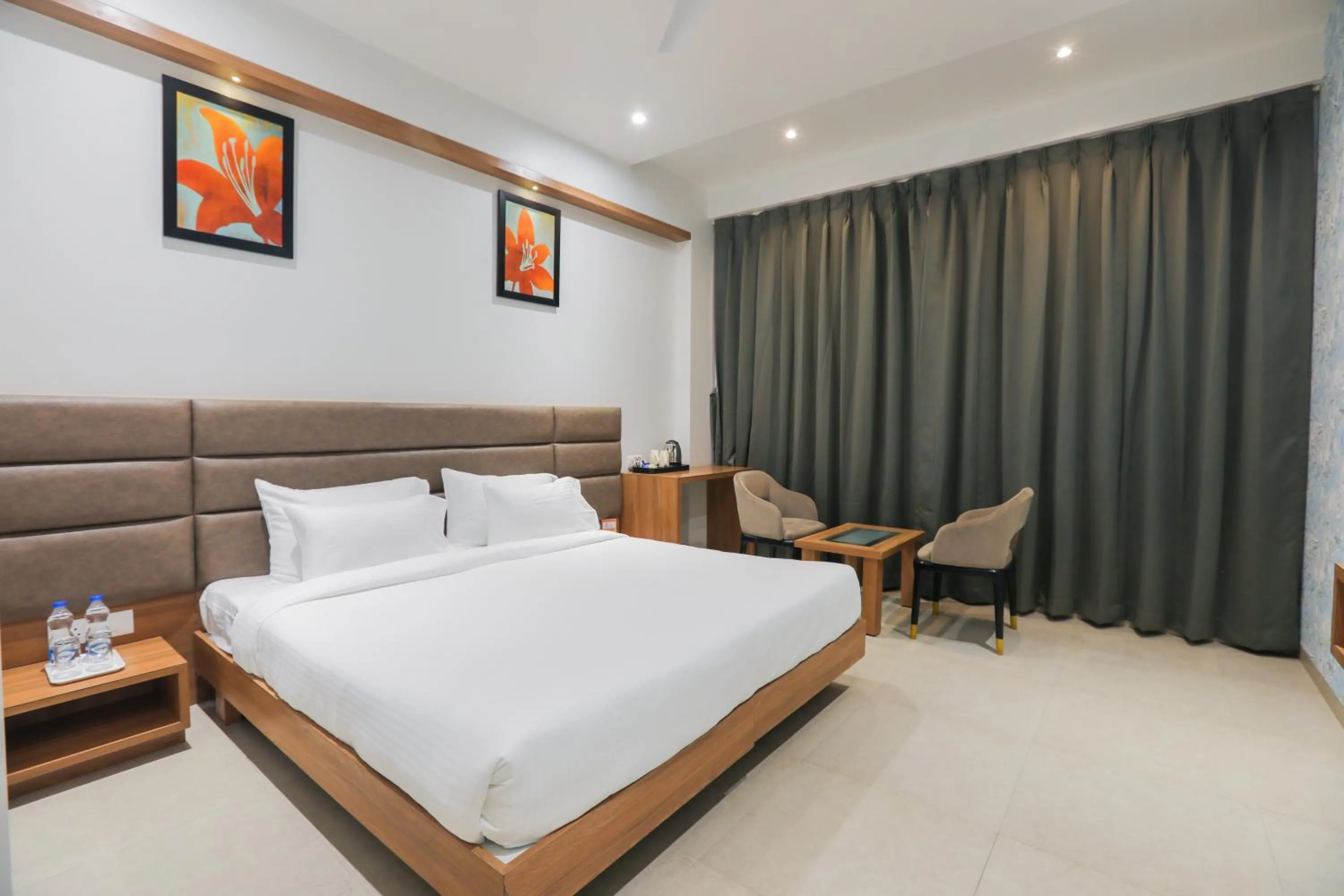 View (from property/room), Bed in Enrise by Sayaji, Khed Shivapur Pune