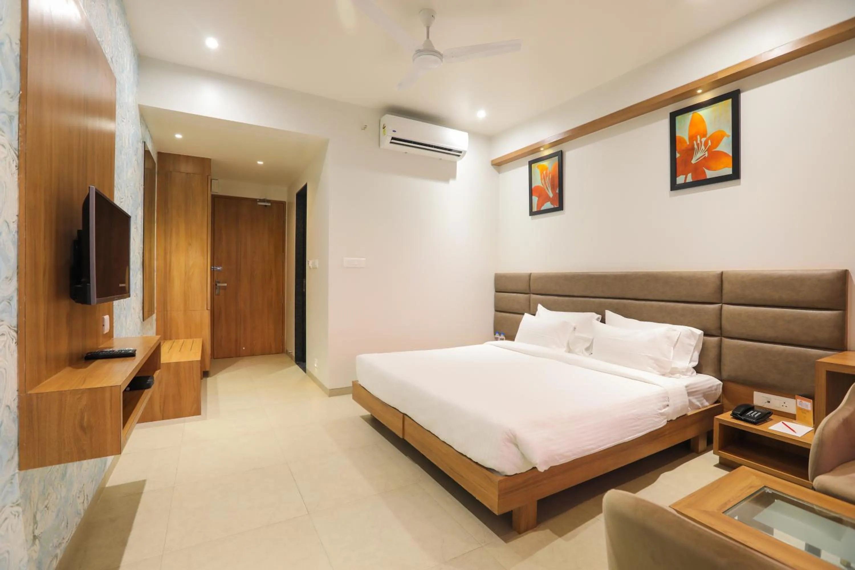Bed in Enrise by Sayaji, Khed Shivapur Pune