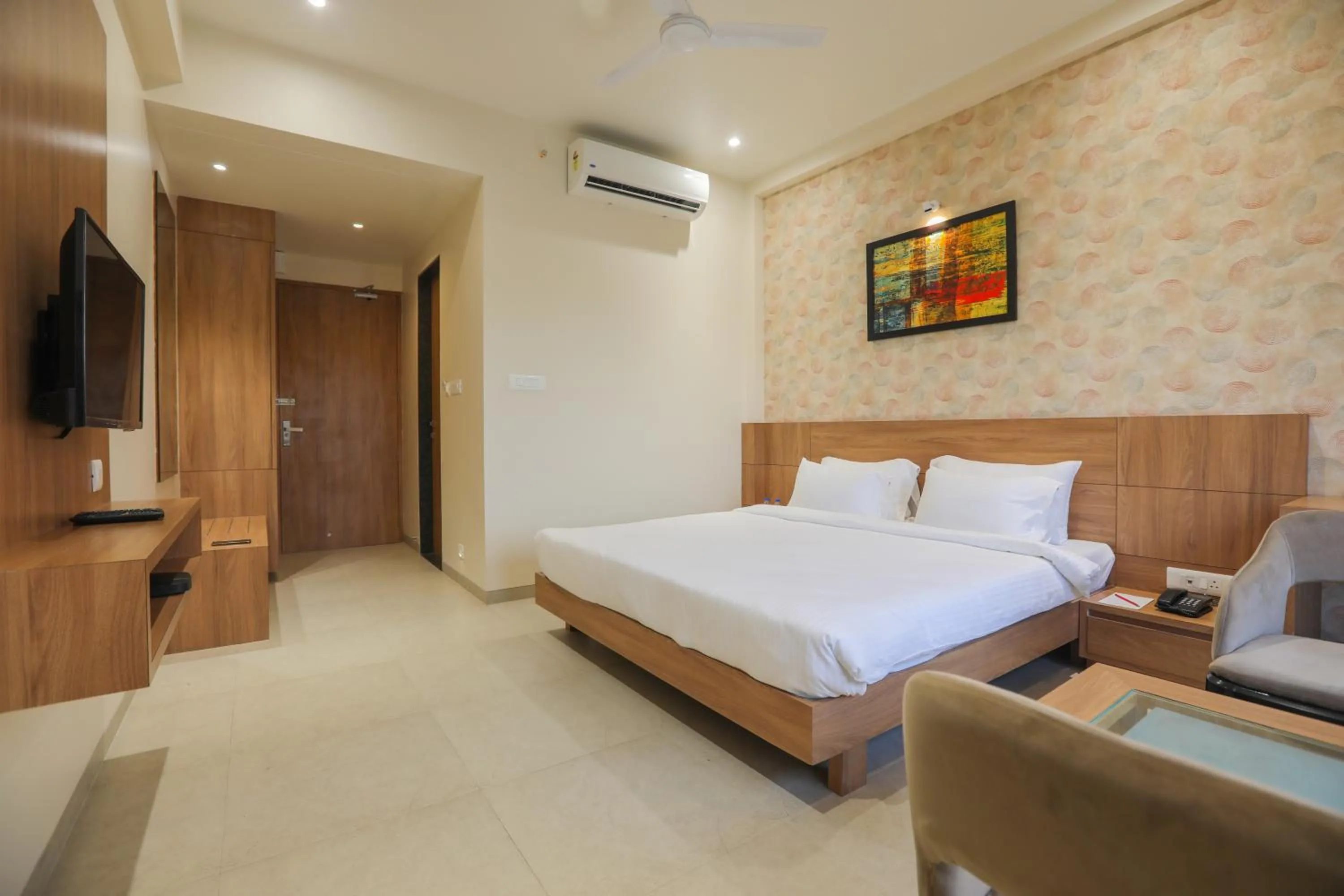 Bedroom, Bed in Enrise by Sayaji, Khed Shivapur Pune