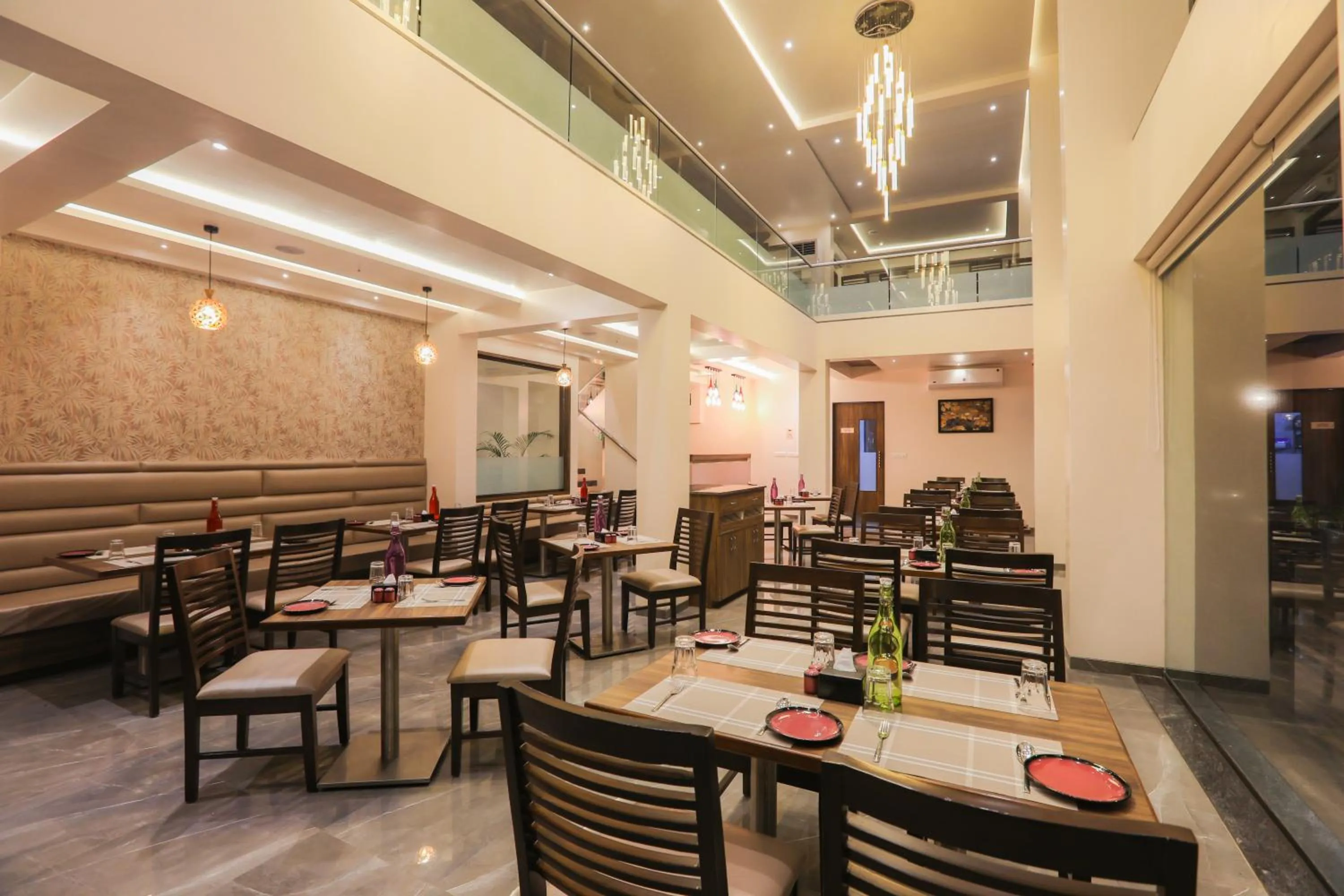 Restaurant/places to eat in Enrise by Sayaji, Khed Shivapur Pune