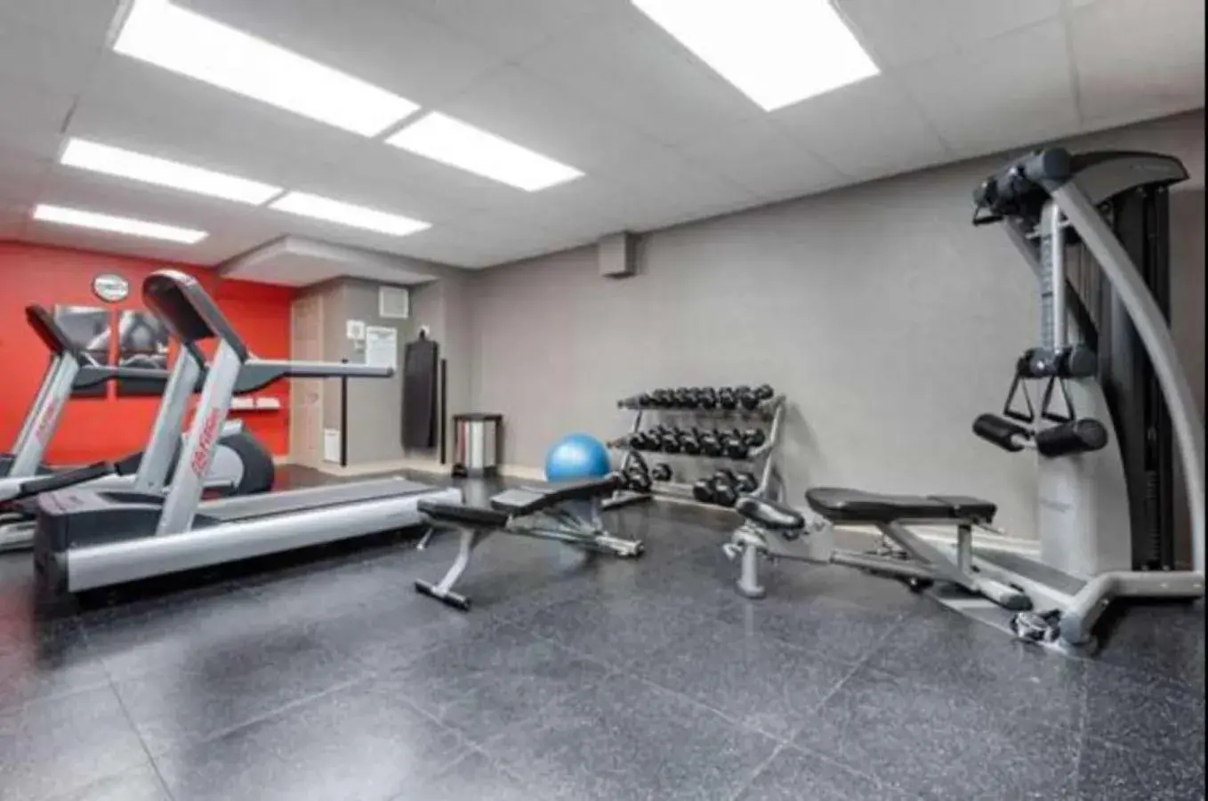 Fitness centre/facilities in Quality Inn & Suites Oakville-Mississauga Fitness centre/facilities in Quality Inn & Suites Oakville-Mississauga