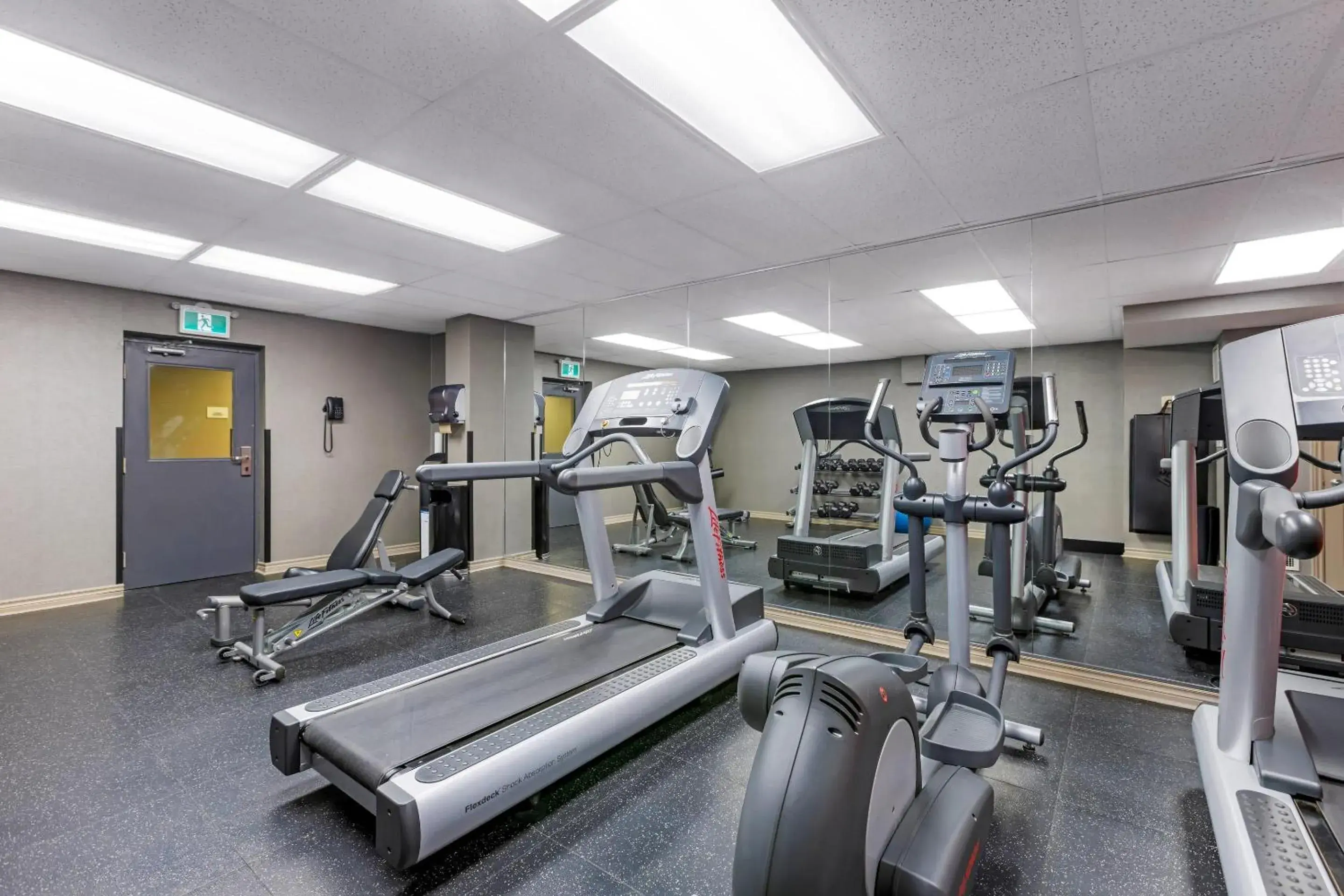Fitness centre/facilities in Quality Inn & Suites Oakville-Mississauga Fitness centre/facilities in Quality Inn & Suites Oakville-Mississauga