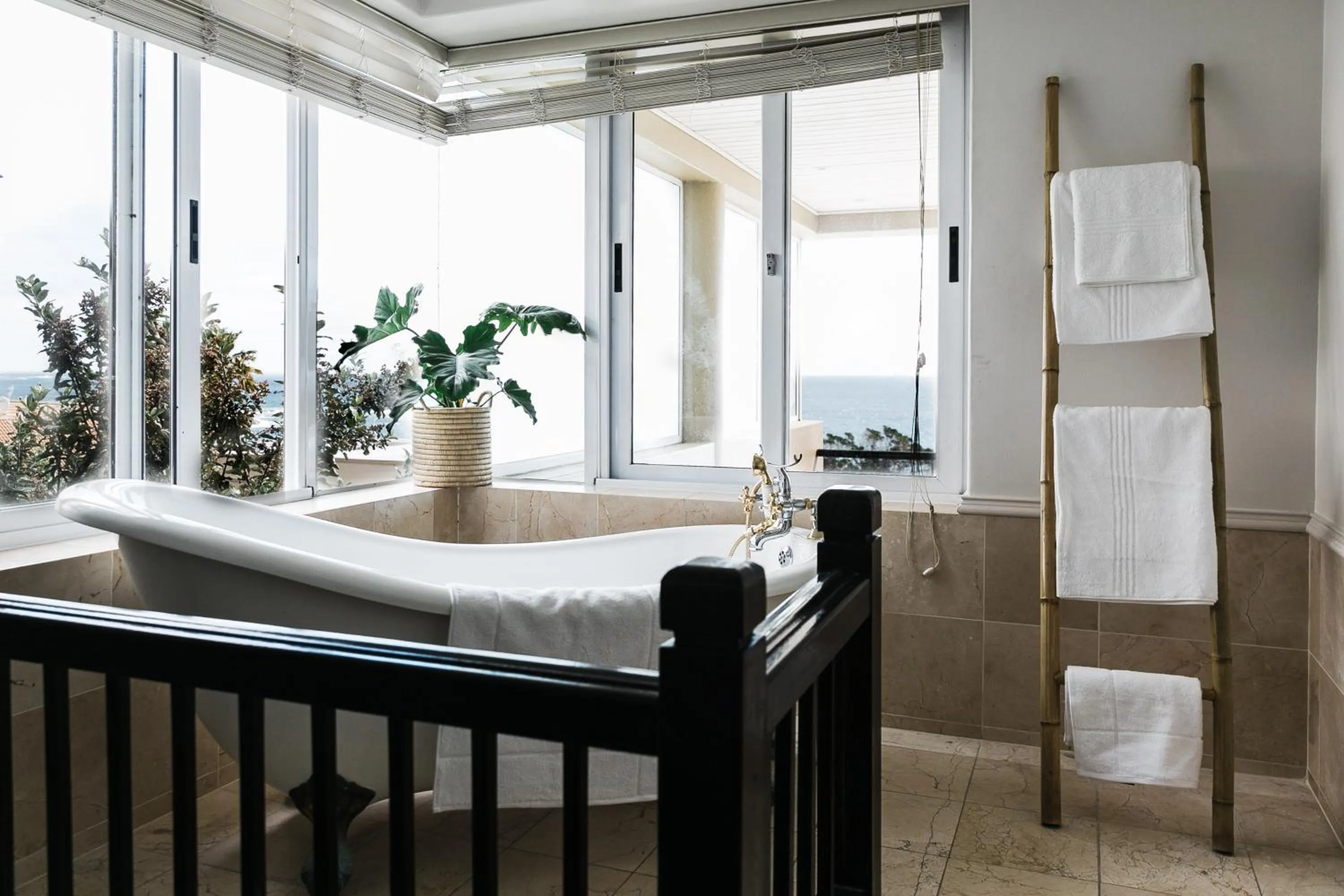 Bathroom, Bed in Royal Boutique Hotel