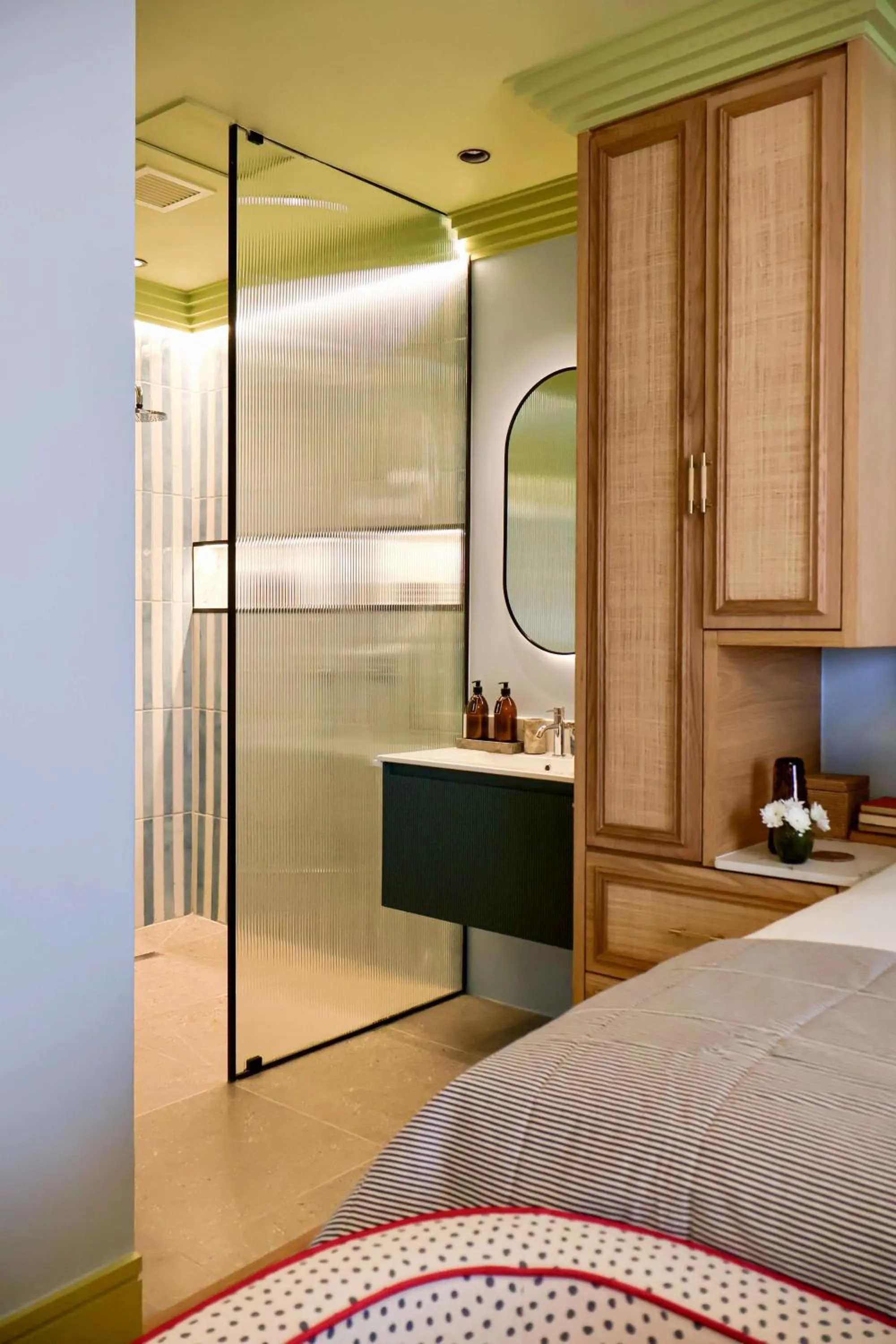 Bathroom, Bed in Royal Boutique Hotel