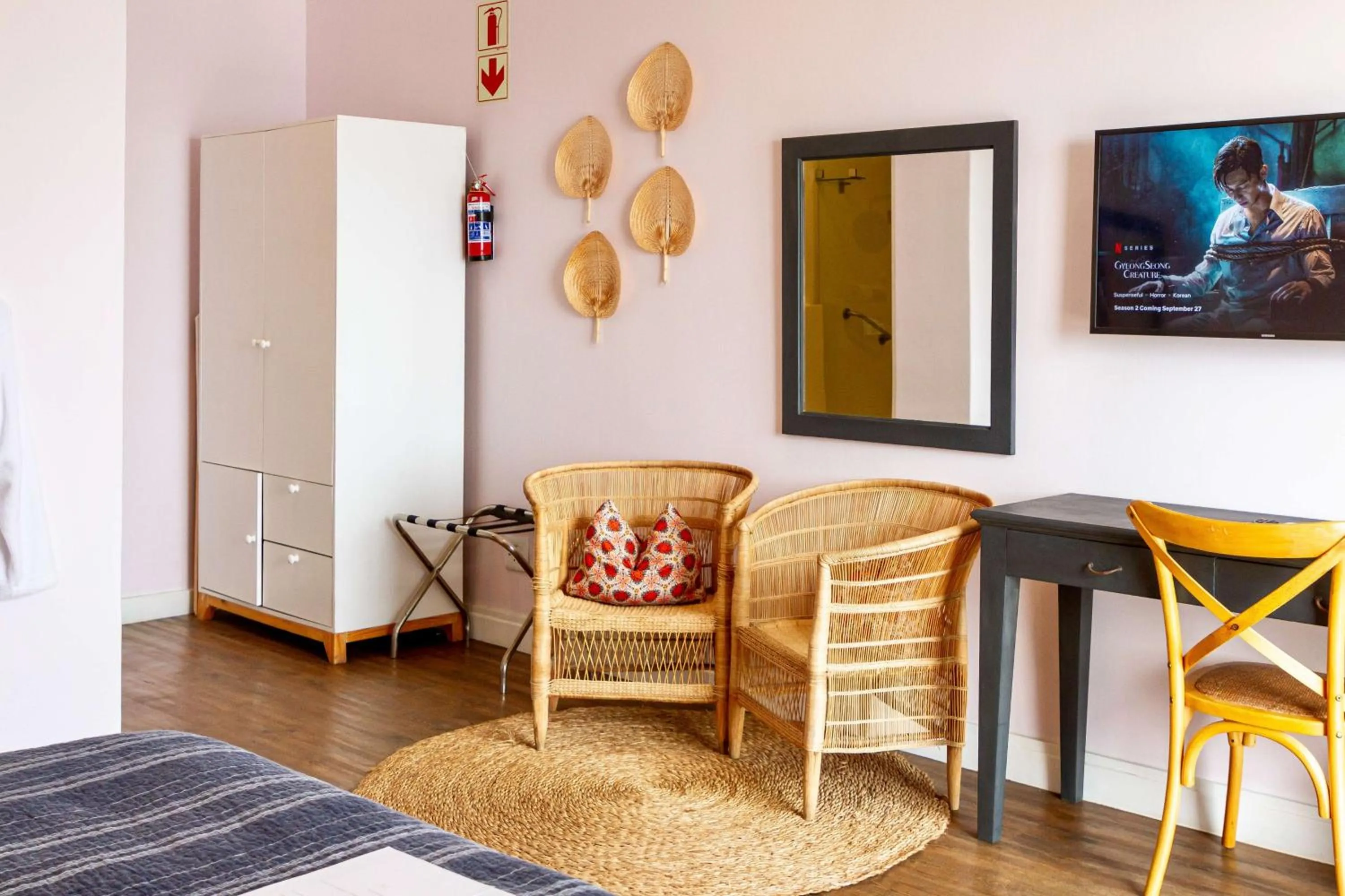 TV and multimedia, Bed in Royal Boutique Hotel