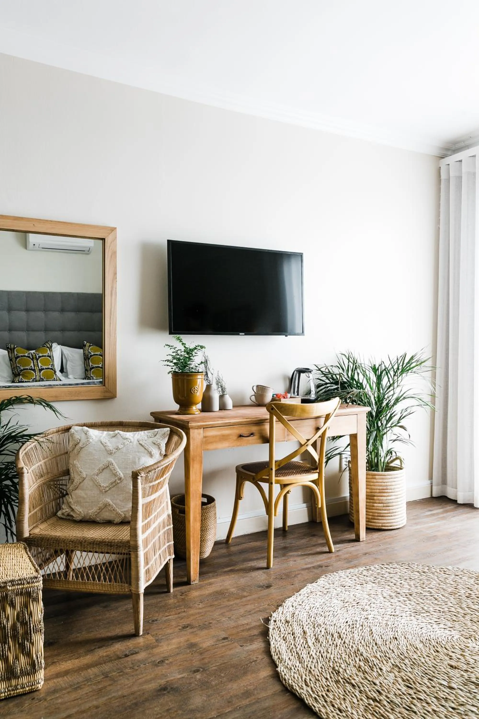 TV and multimedia in Royal Boutique Hotel