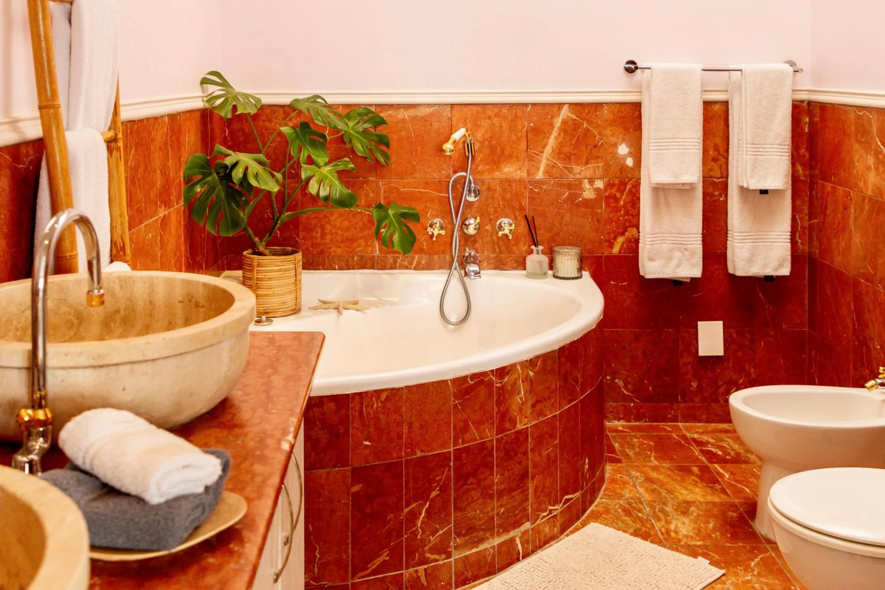 Shower in Royal Boutique Hotel