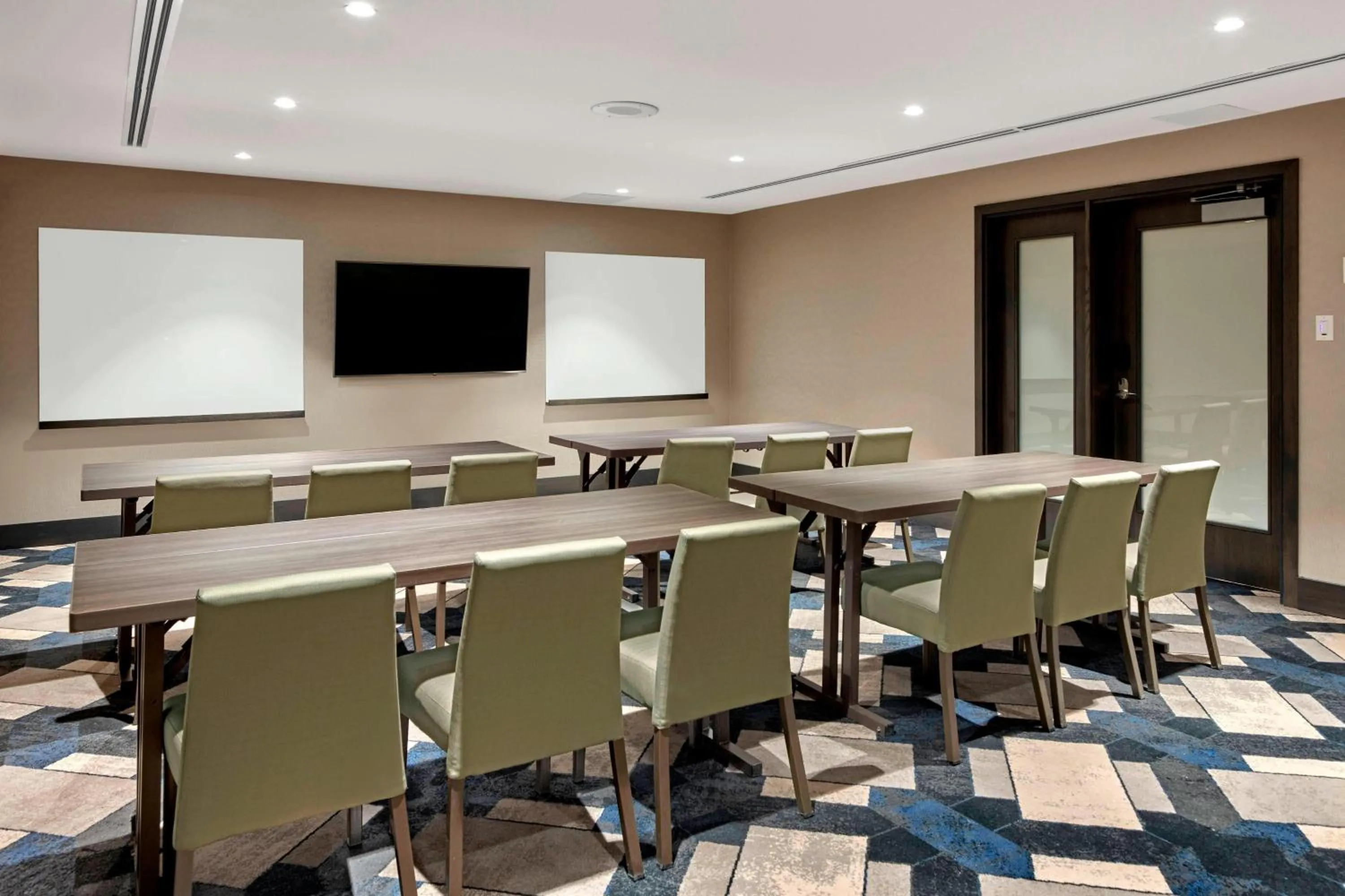 Meeting/conference room in Delta Hotels by Marriott Calgary Downtown