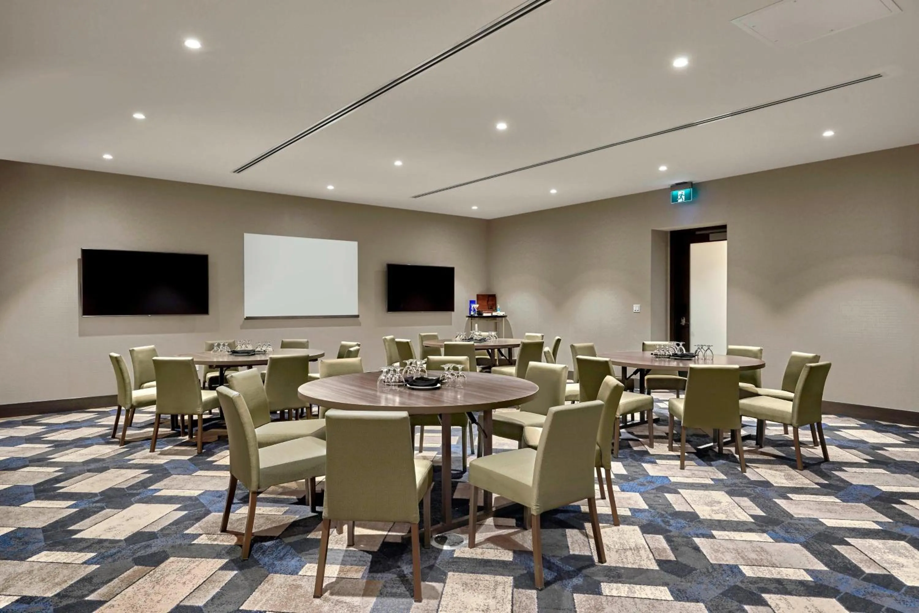 Meeting/conference room in Delta Hotels by Marriott Calgary Downtown