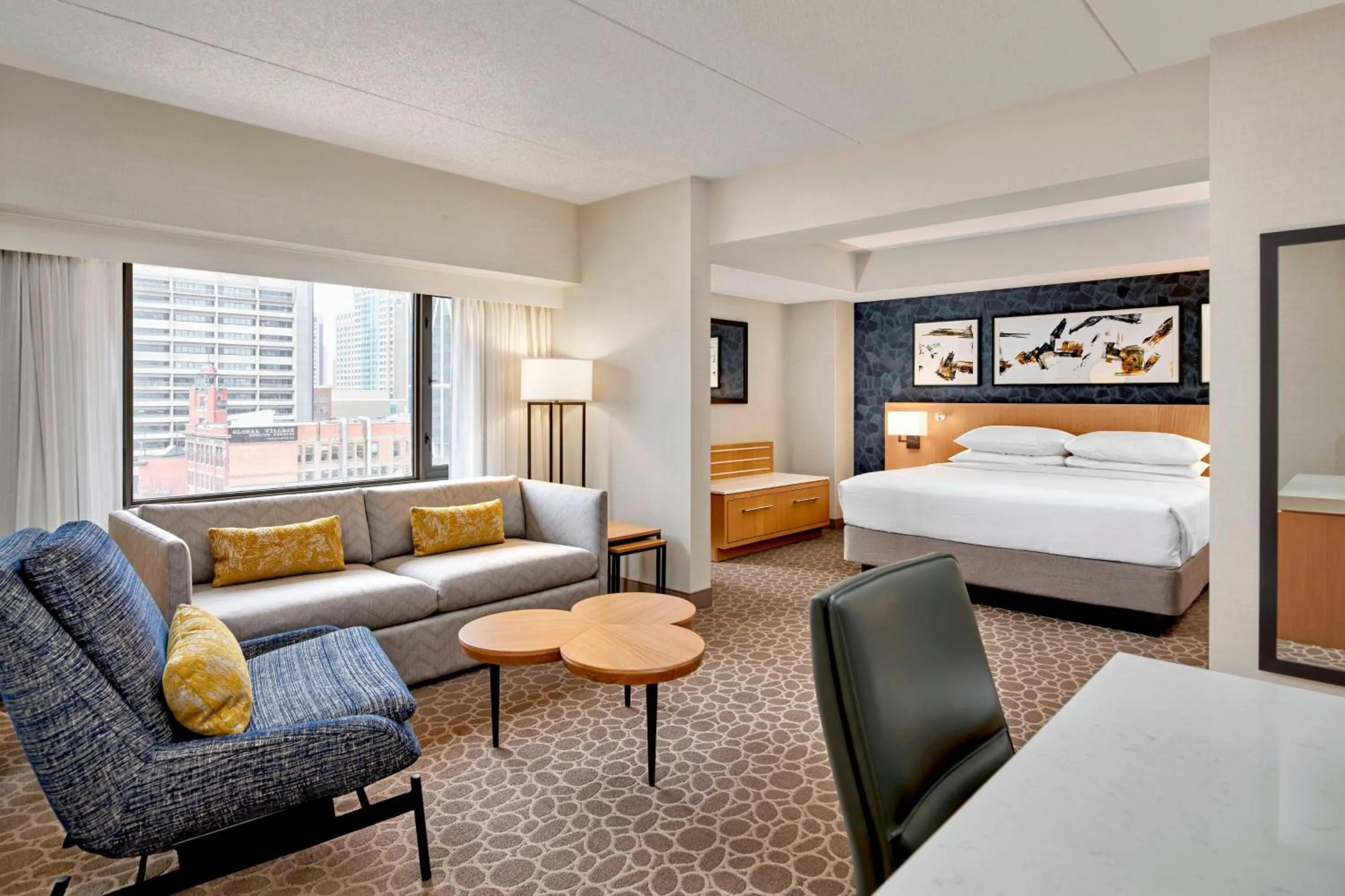 Photo of the whole room, Bed in Delta Hotels by Marriott Calgary Downtown