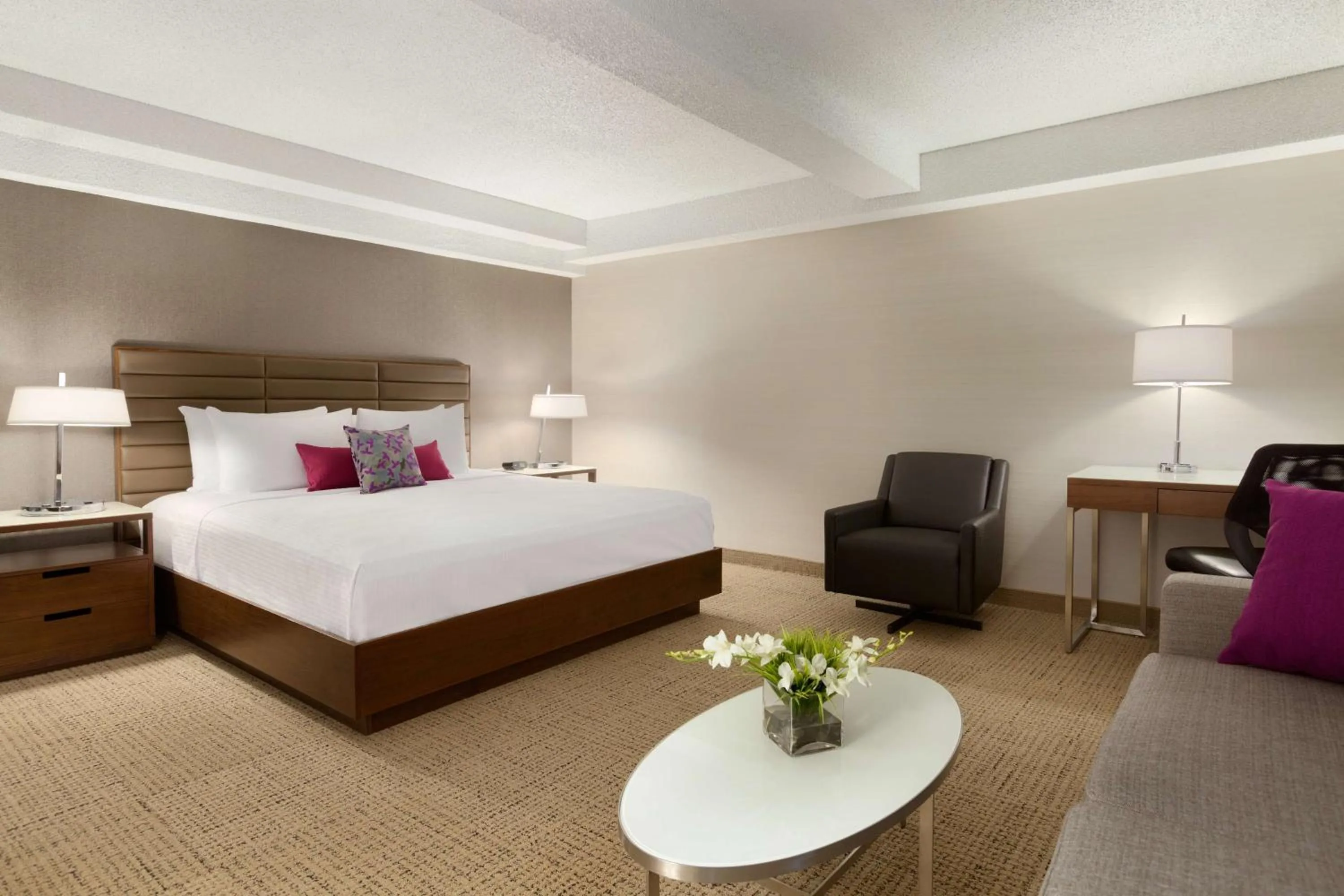 Bedroom in Coast Edmonton Plaza Hotel by APA