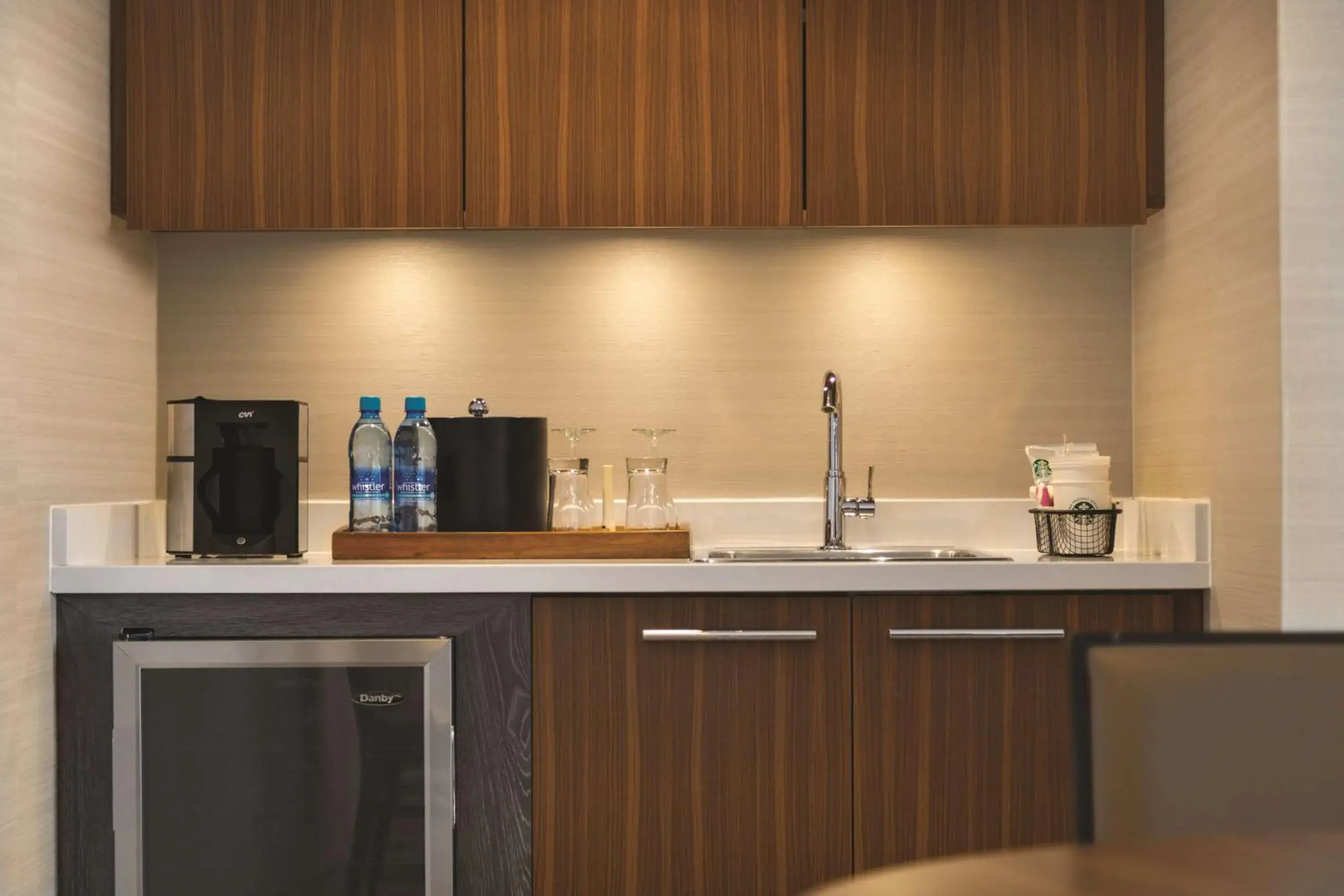 Photo of the whole room in Coast Edmonton Plaza Hotel by APA Photo of the whole room in Coast Edmonton Plaza Hotel by APA