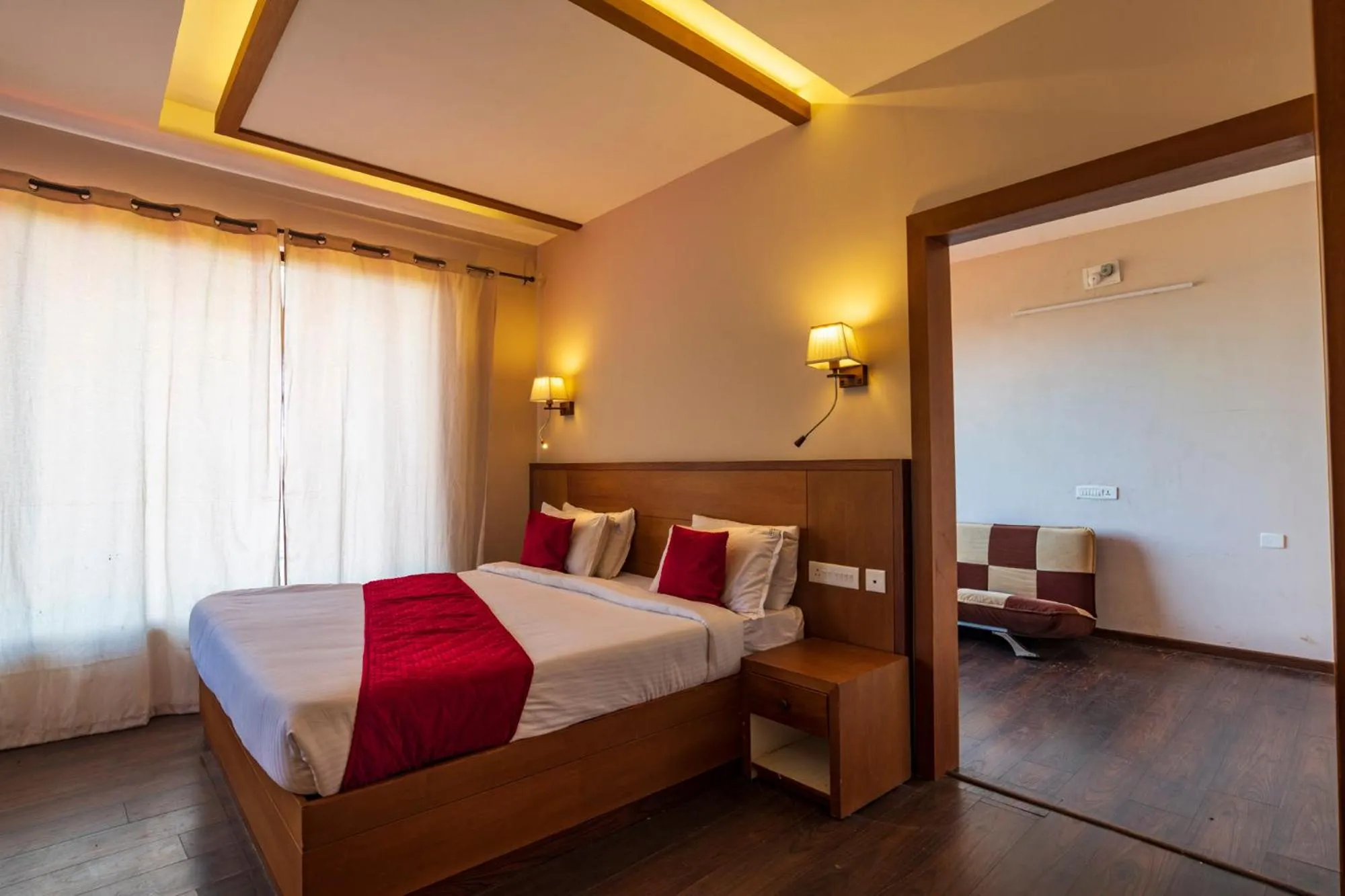 Photo of the whole room, Bed in Warmth Hill Crest