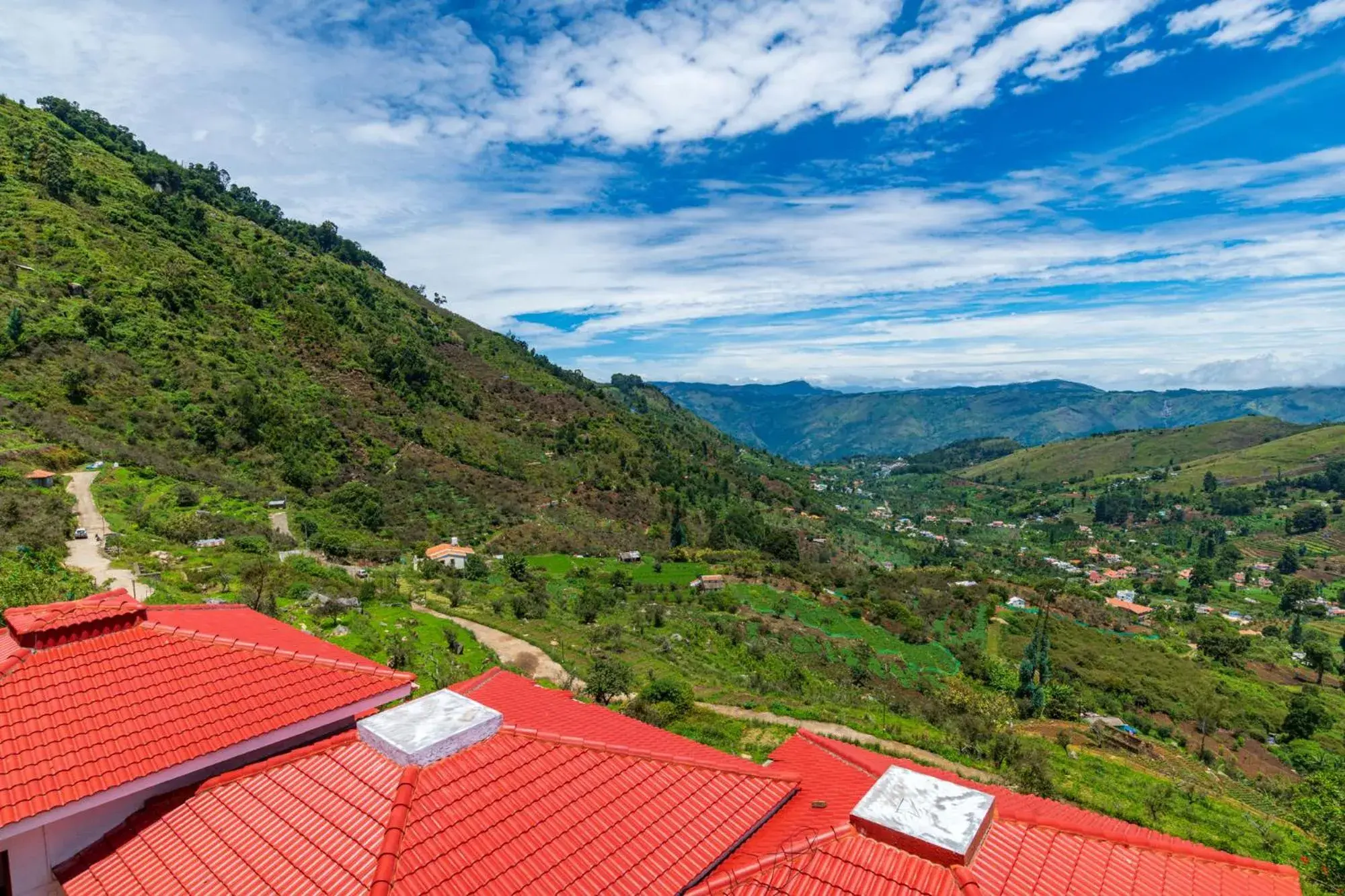 Mountain view in Warmth Hill Crest Mountain view in Warmth Hill Crest