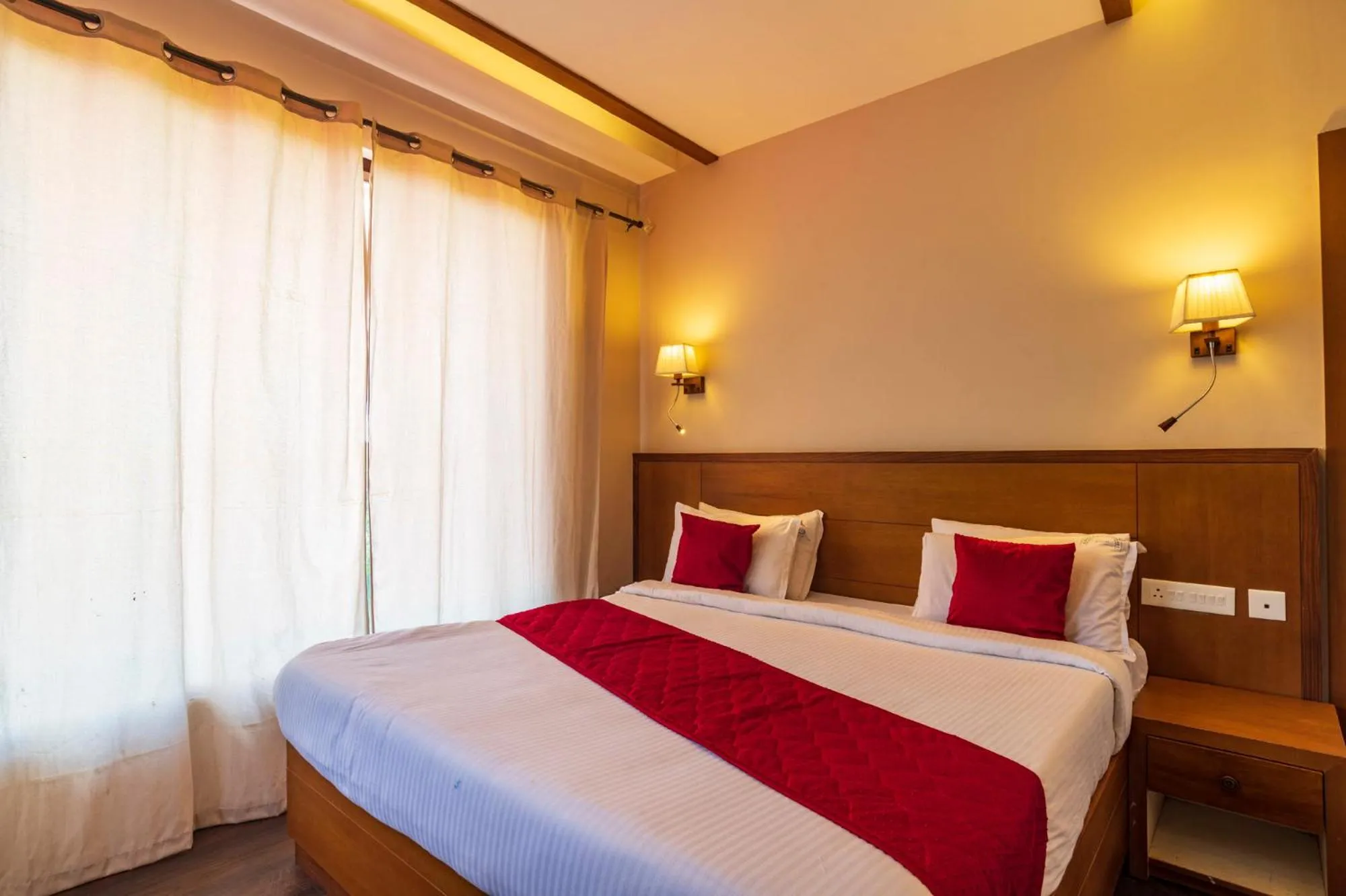 Photo of the whole room, Bed in Warmth Hill Crest