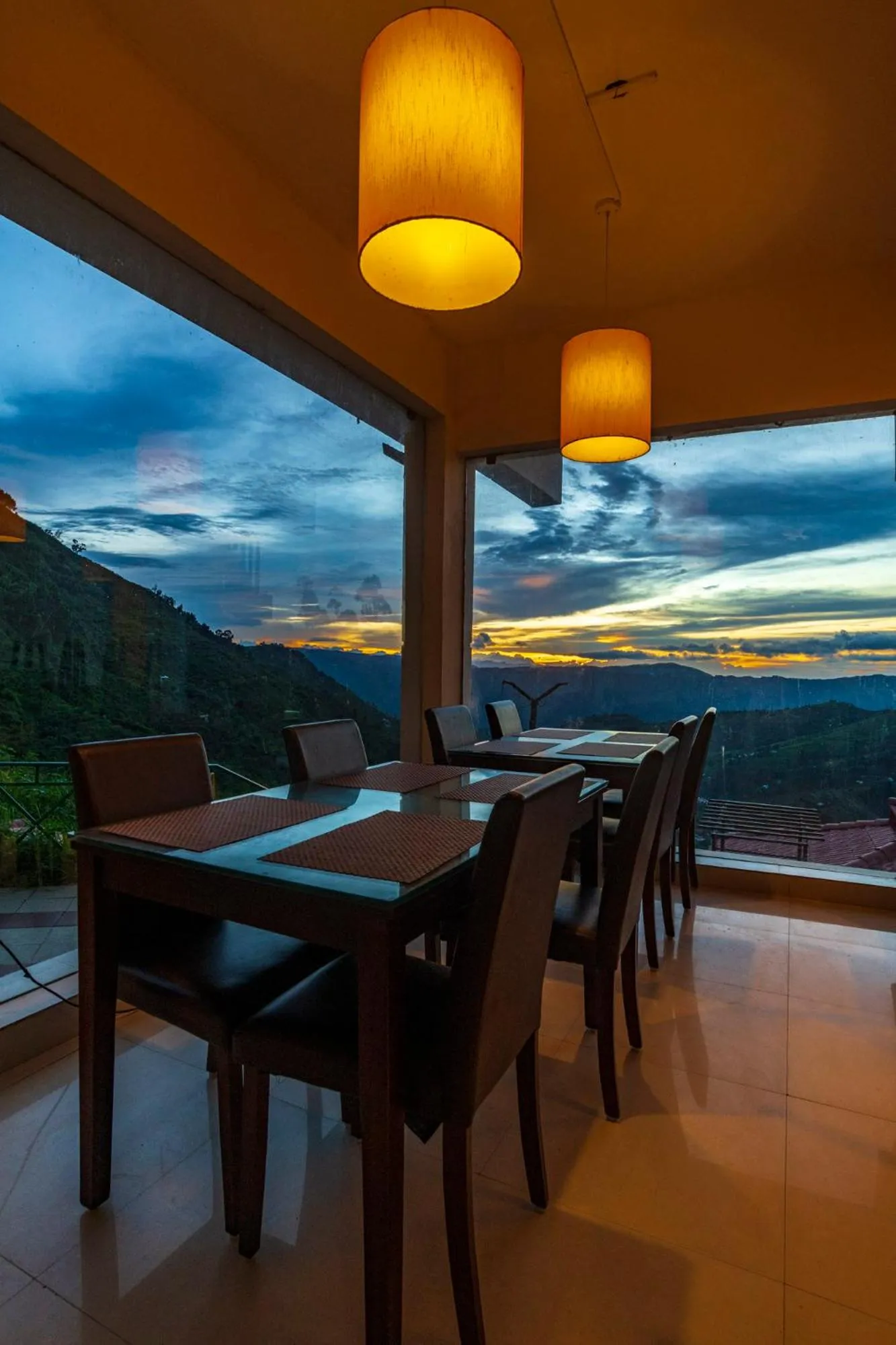 Restaurant/places to eat in Warmth Hill Crest