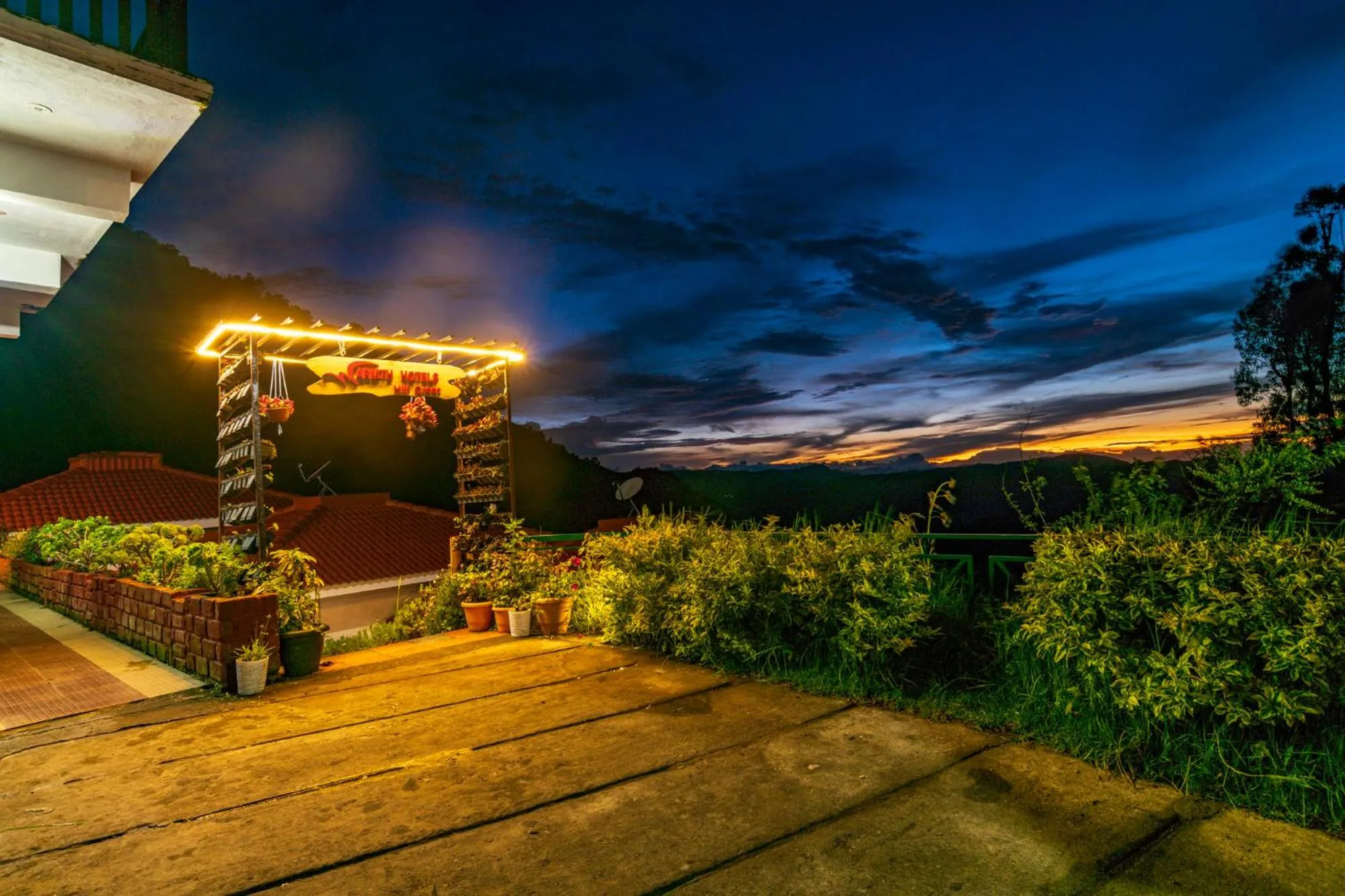 Facade/entrance in Warmth Hill Crest