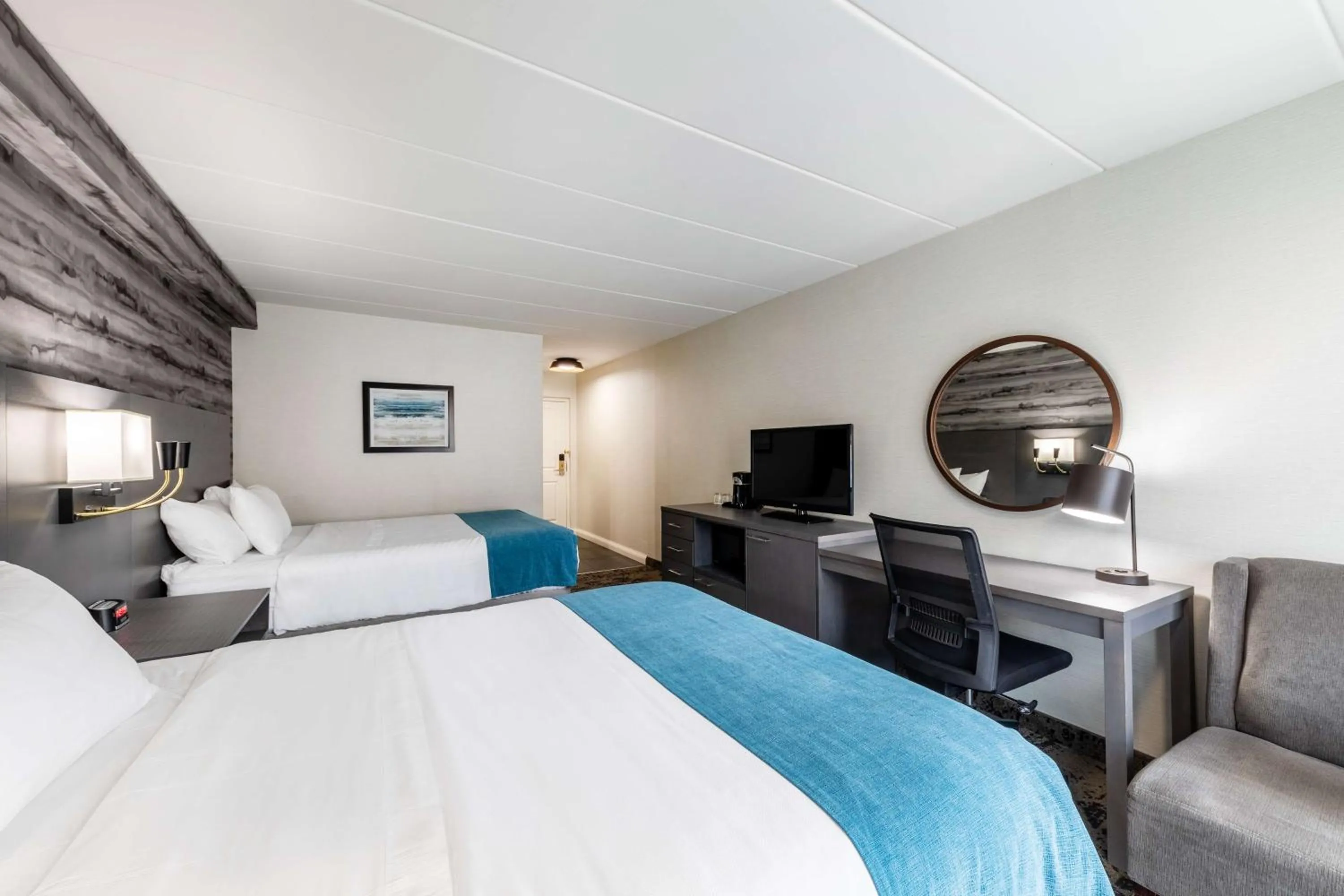 Bedroom, Bed in Best Western Parkway Hotel Toronto North